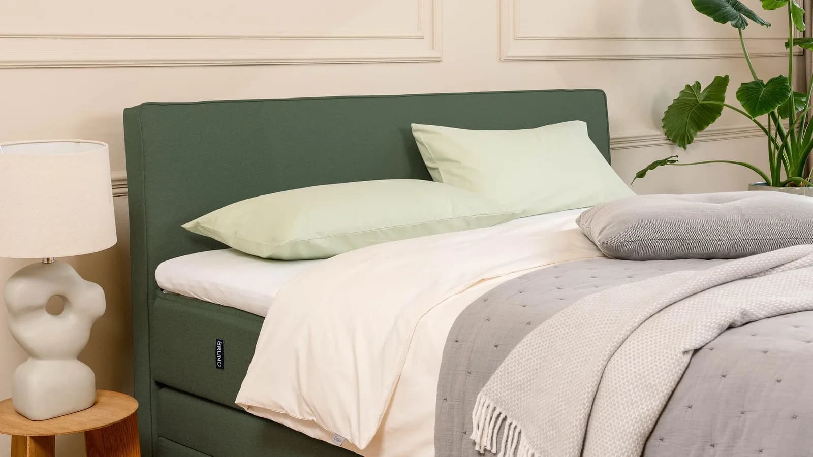 BRUNO Boxspringbett Premium mit Bettkasten Grün Massivholz