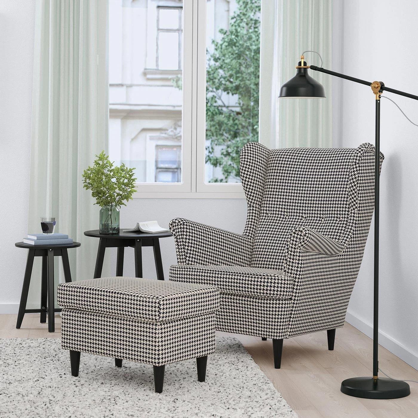 IKEA STRANDMON Sessel und Hocker Beige Schwarz