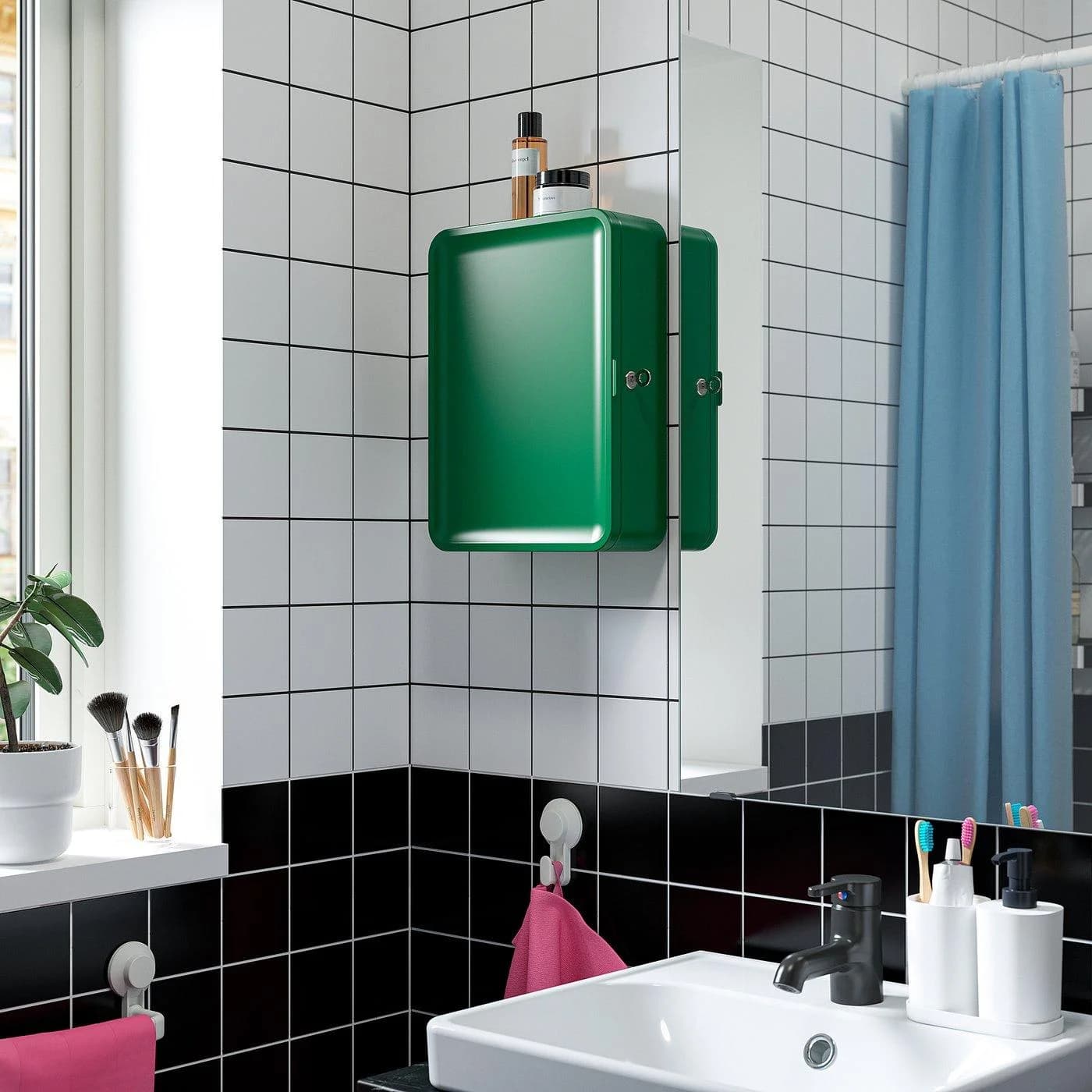 IKEA HUSBYÅN Wandschrank Dunkelgrün abschließbar