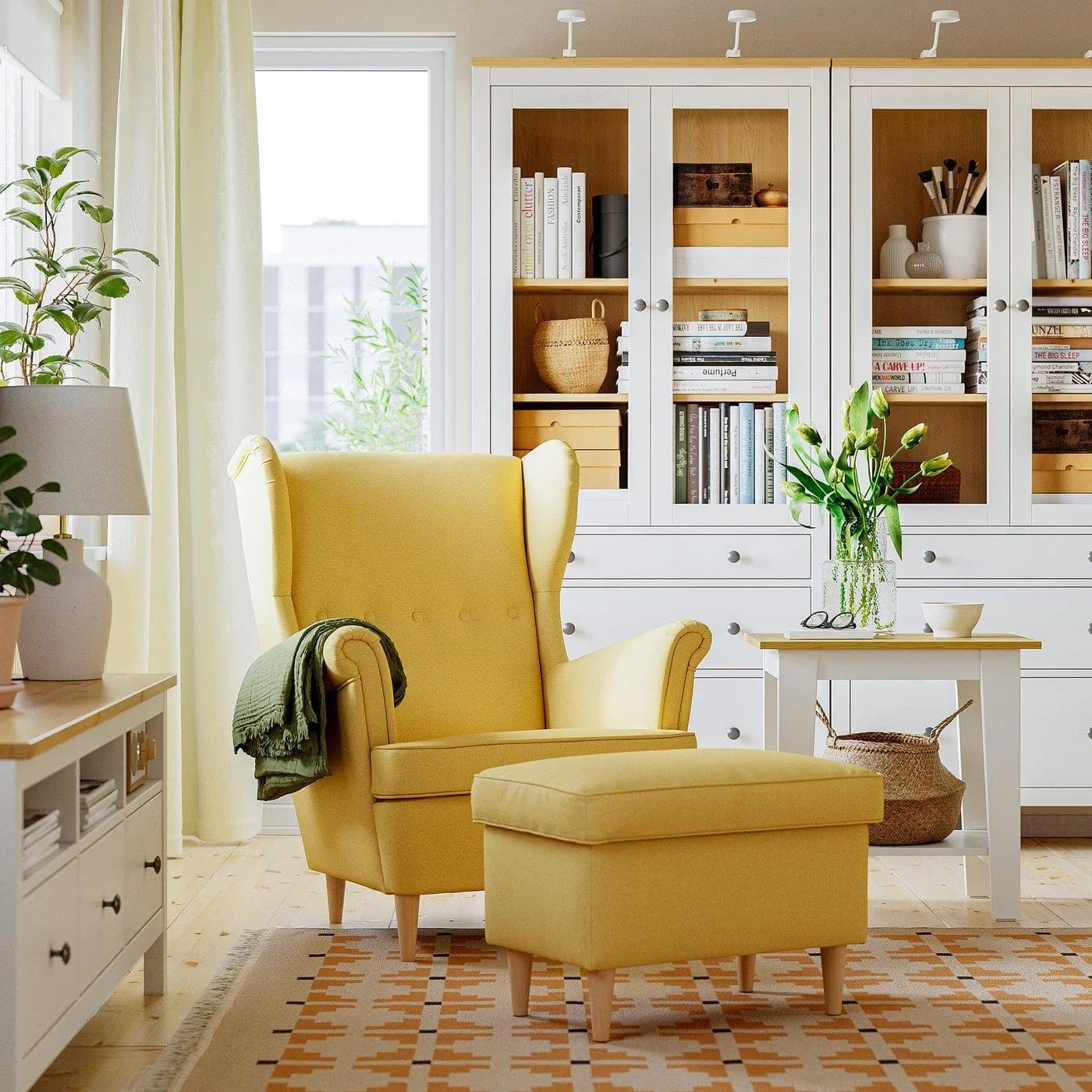 IKEA STRANDMON Ohrensessel mit Hocker Gelb