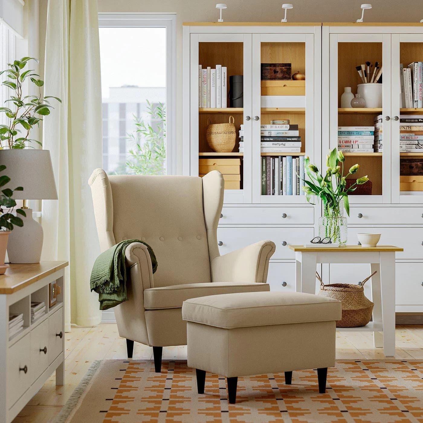 IKEA STRANDMON Ohrensessel mit Hocker Beige