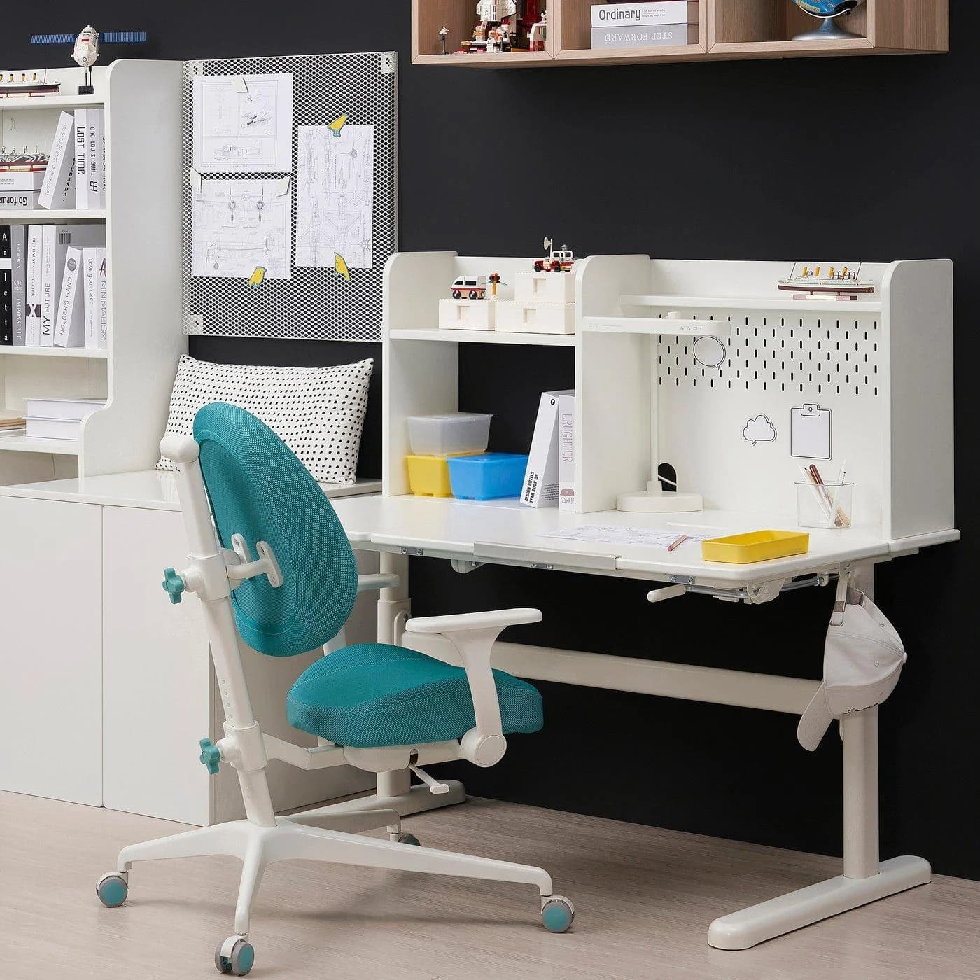 IKEA BERGLÄRKA Schreibtisch Weiß Neigbar