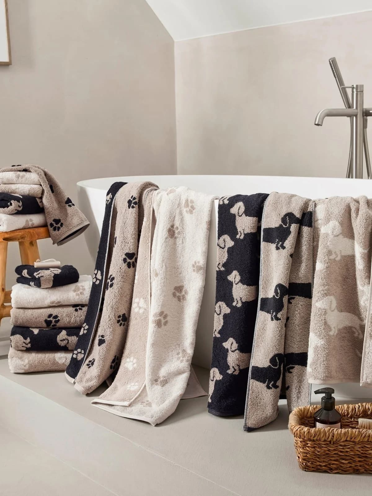 CAWÖ Handtuch Gr. 1 Beige Pfötchen-Motiv 100% Baumwolle