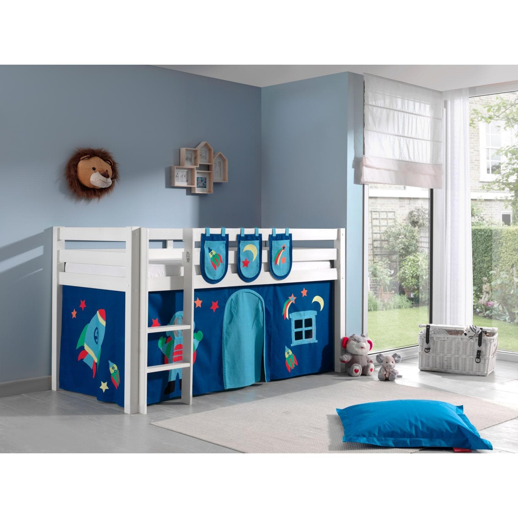 Vipack Spielbett Pino Kiefer massiv weiß mit Vorhang und 3 Taschen