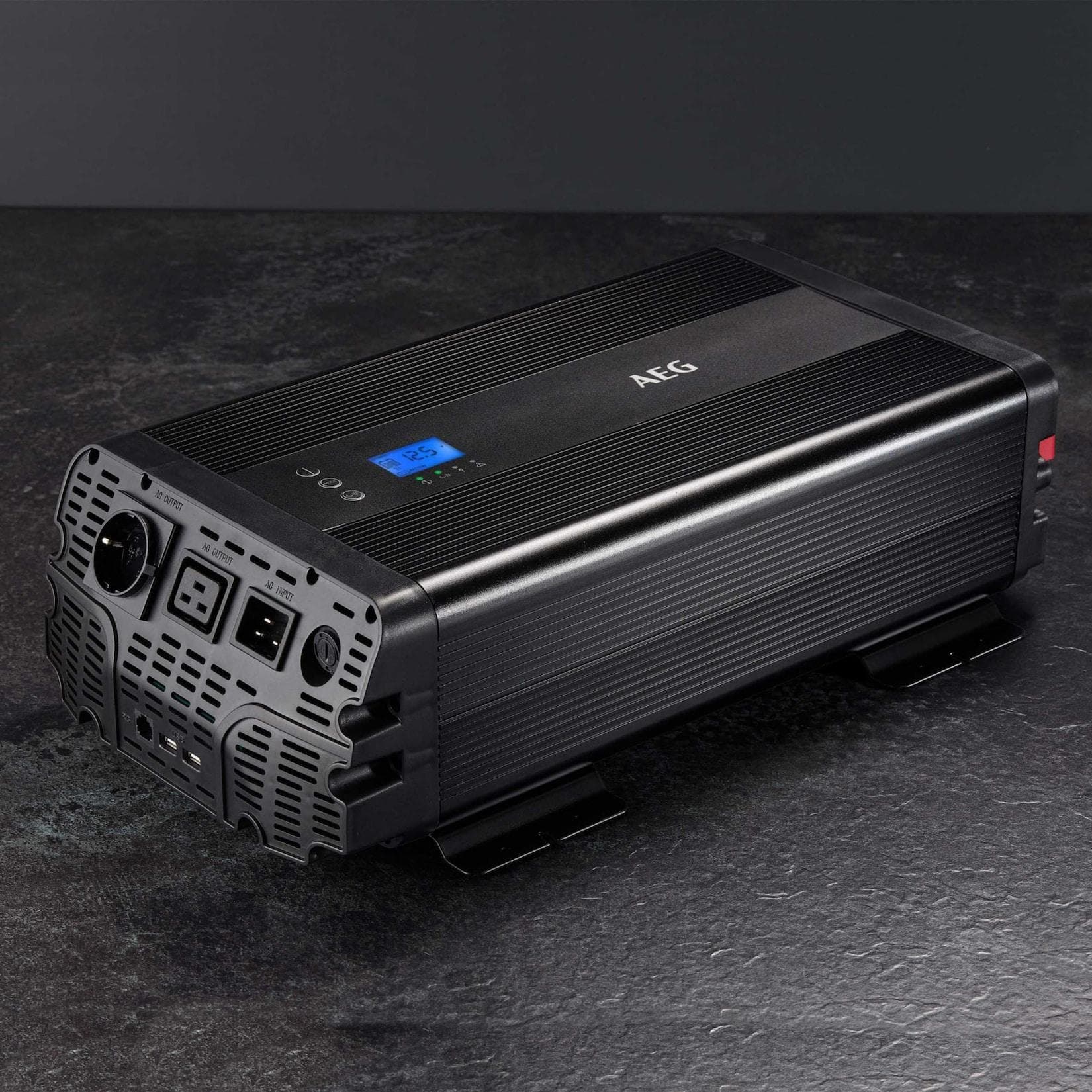 AEG Spannungswandler Sinus 3000W für Auto und Boot