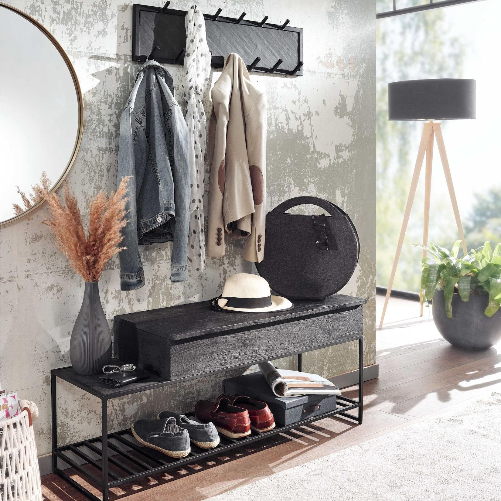 Massivholz Garderobe mit Sitzbank - Industial Design Schwarz