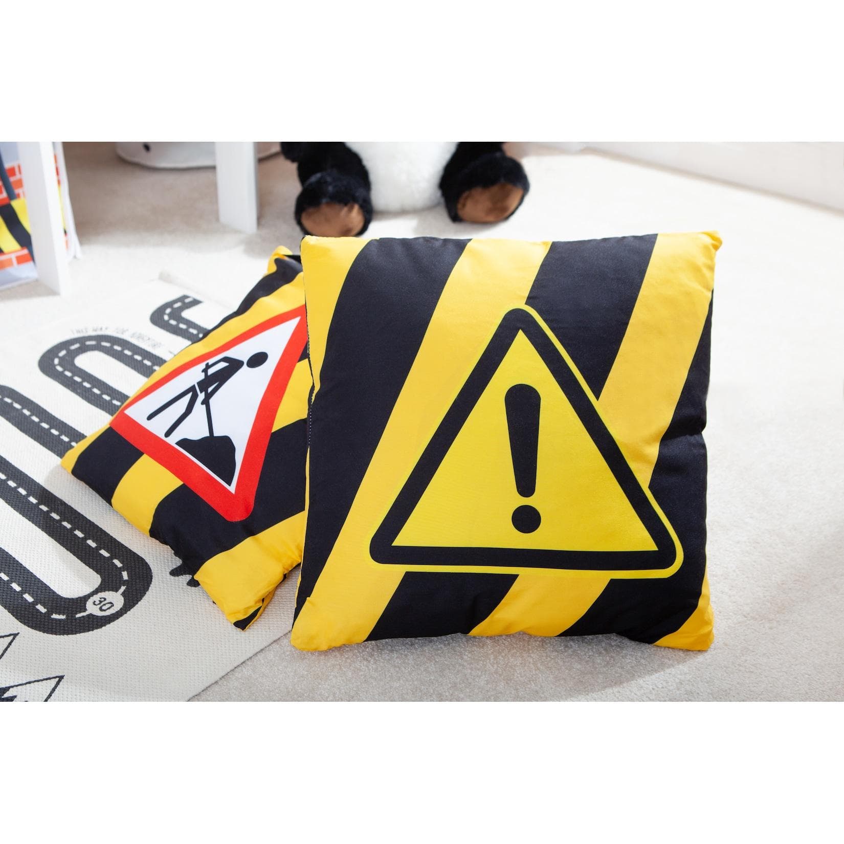 TICAA Kinder Dekokissen Set "Oskars Baustelle" - Bunte Motive fürs Kinderzimmer