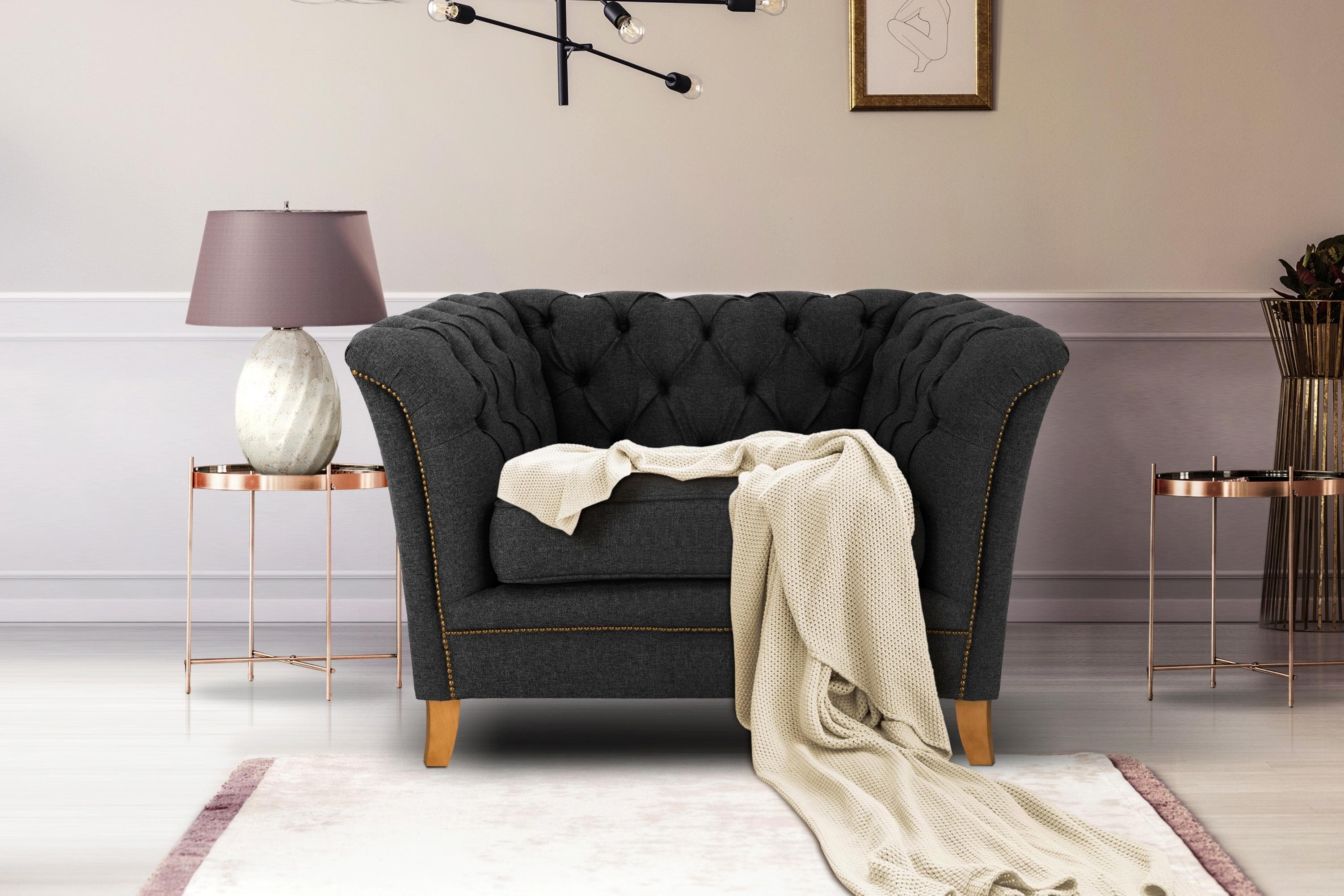 Moderner Chesterfield Sessel mit Knopfheftung & Keder