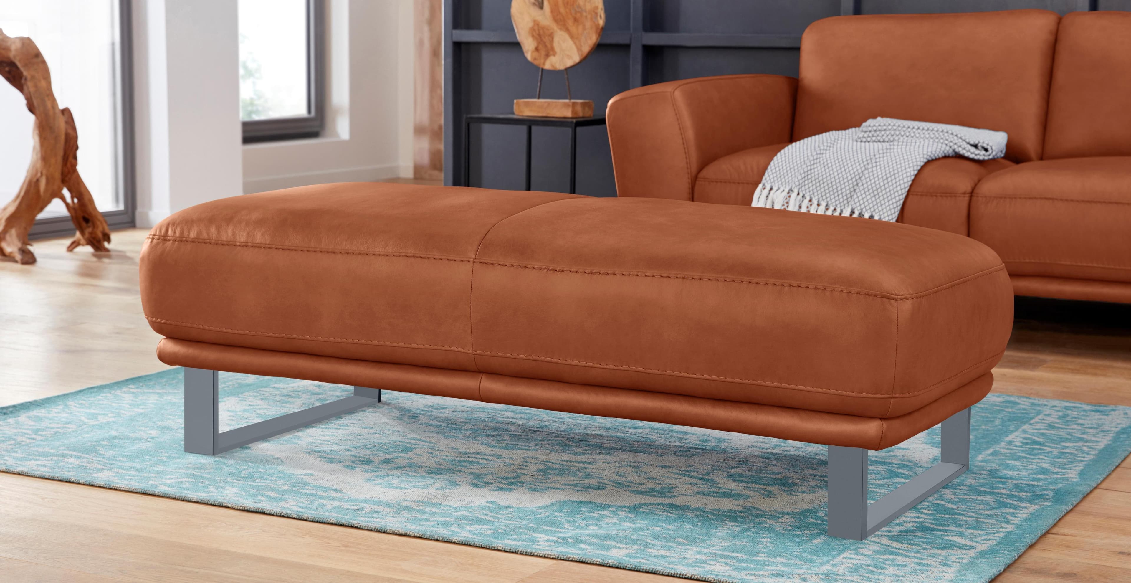 Montanaa Hocker aus Metall und Holz in Braun und Schwarz