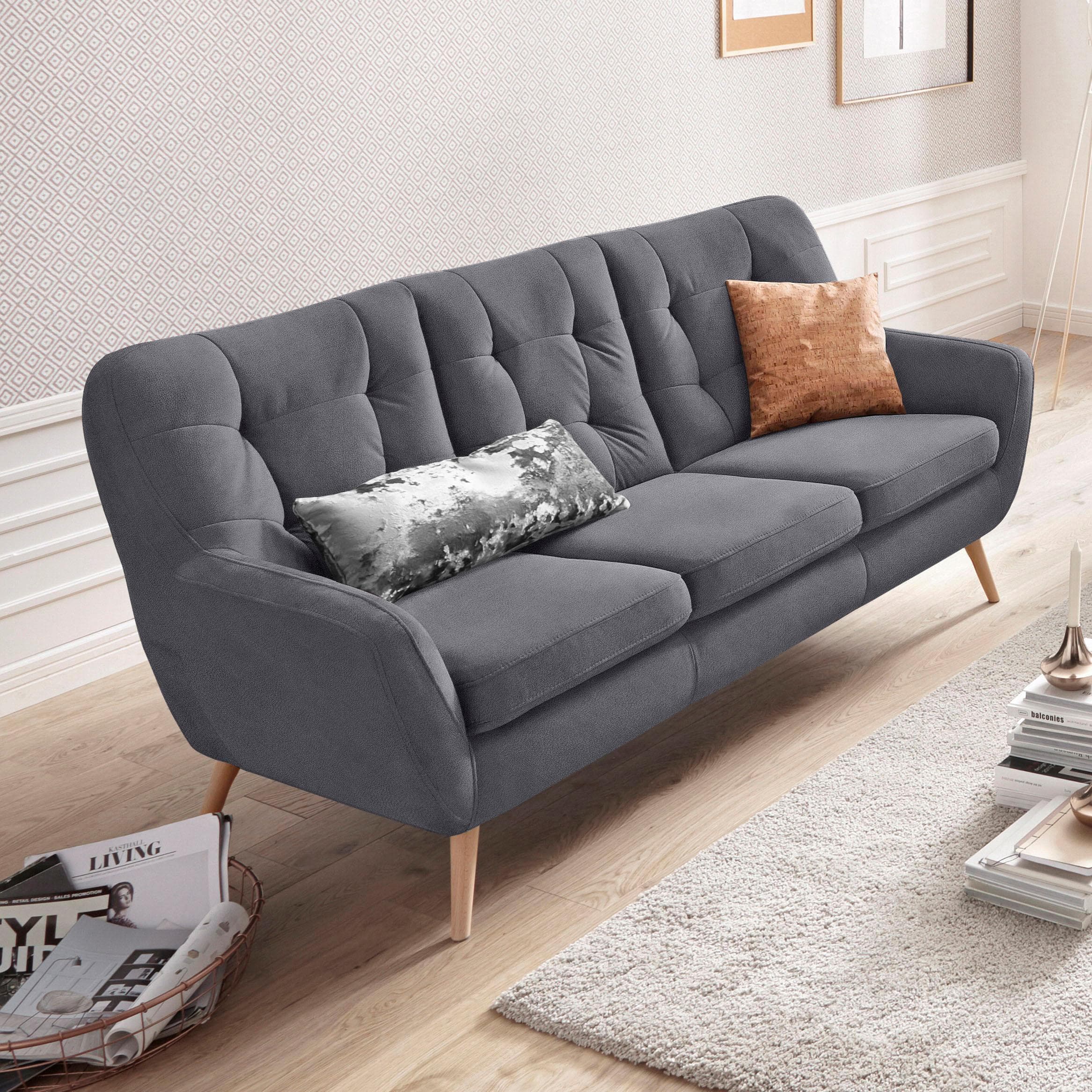 Bequeme 3-Sitzer Sofa mit aufwendiger Rückenpolsterung