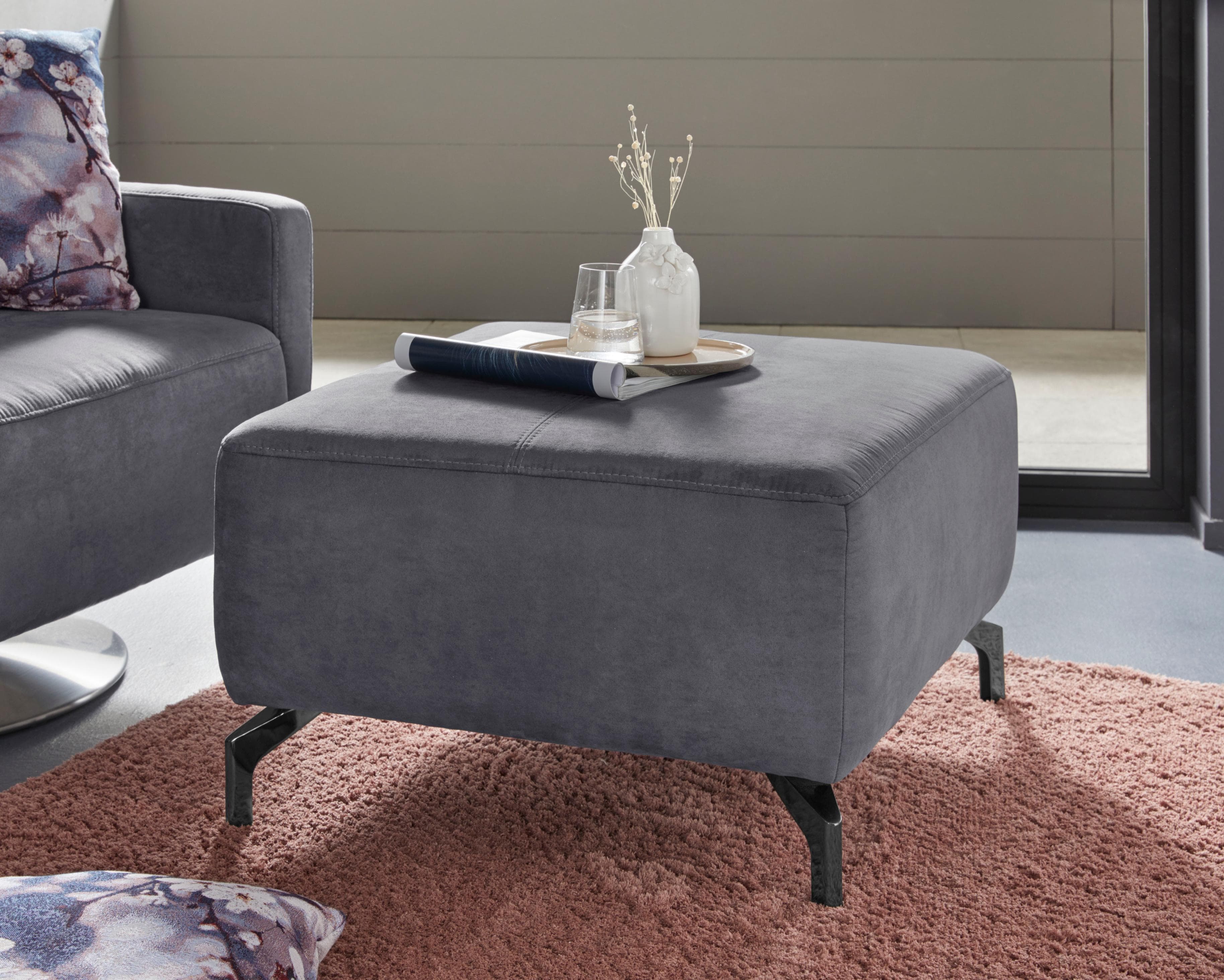 Stabiler Hocker mit verstellbaren Füßen