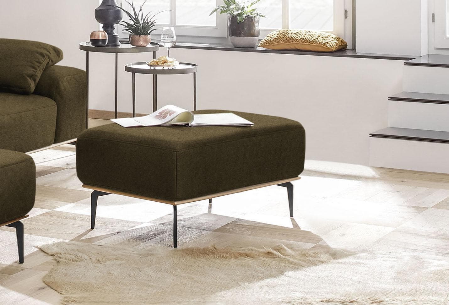 W.SCHILLIG Polsterhocker run Grün Camouflage W82 Holzsockel