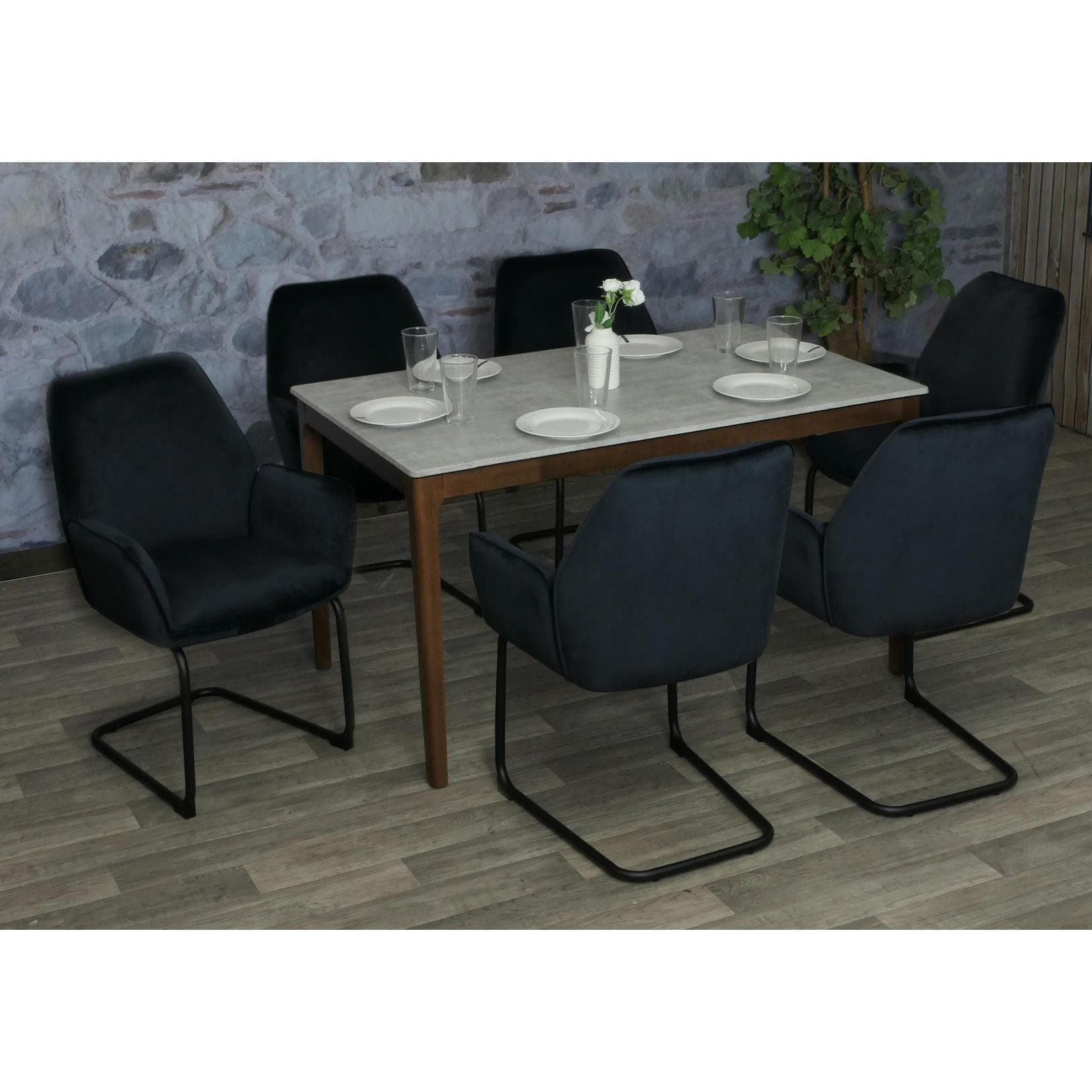 Freischwinger Set aus 6 Stück mit abgerundeten Ecken und Fußbodenschoner