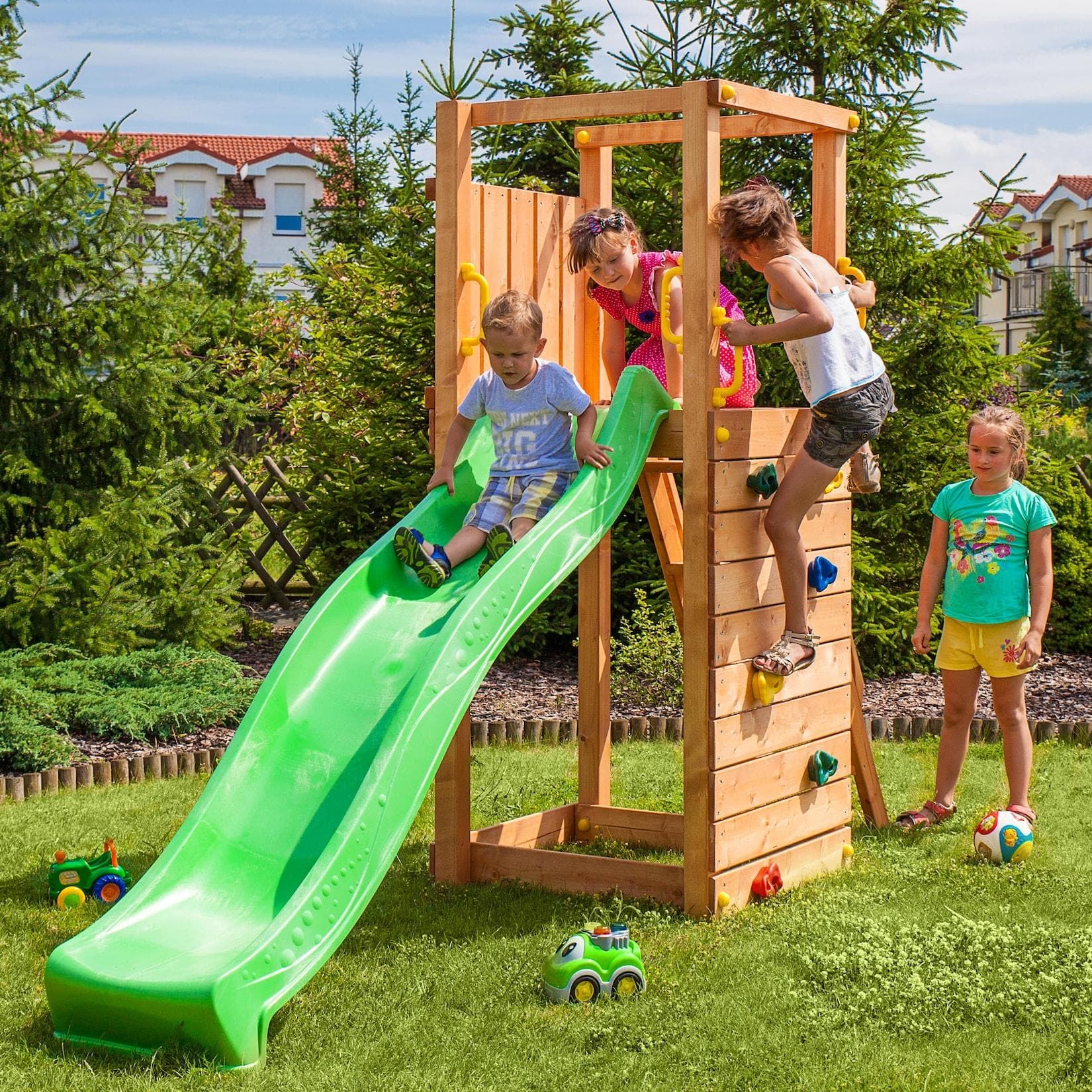 FUNGOO Spielturm Klettergerüst TIPTOP für kleine Gärten
