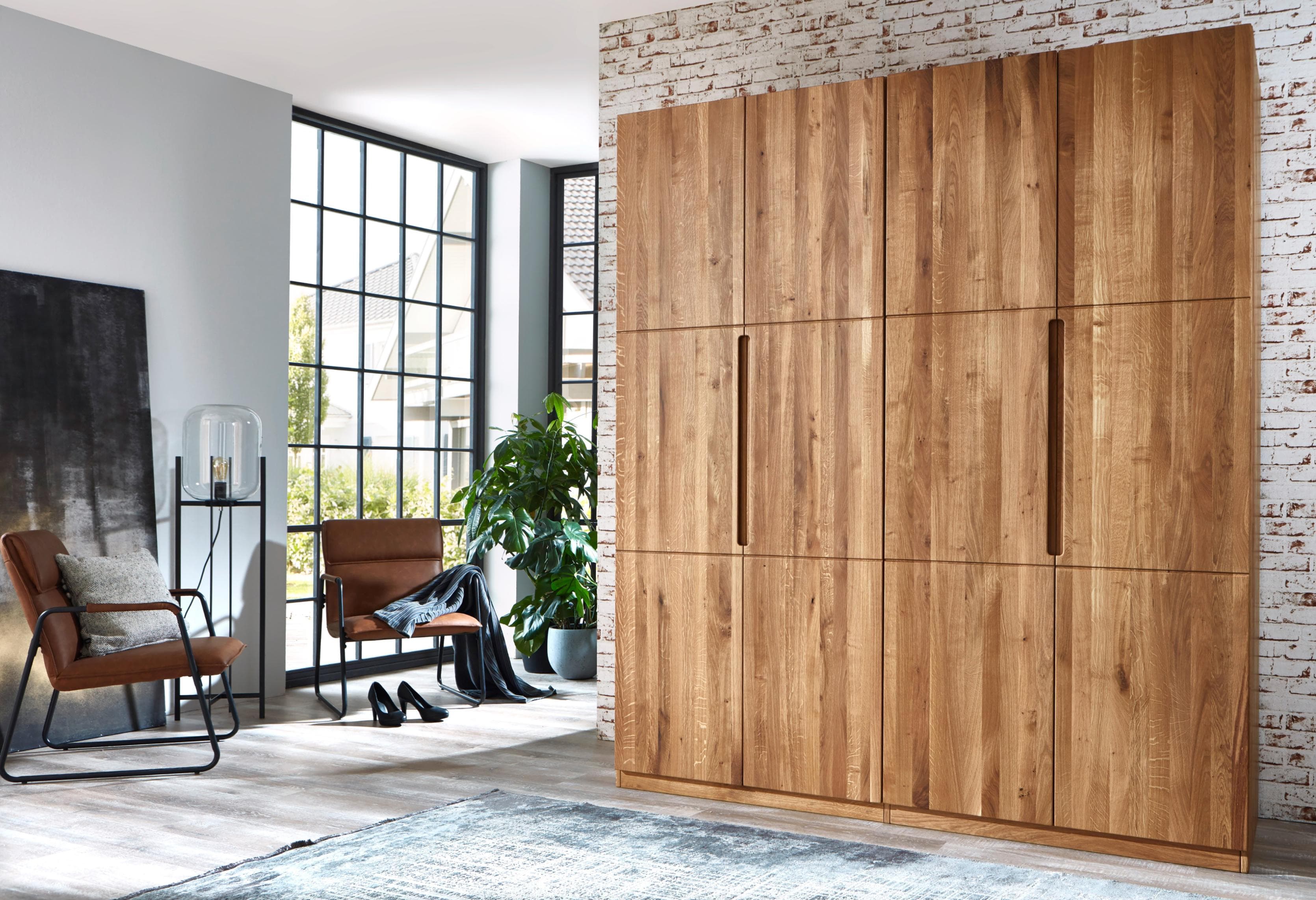 Home Affaire Azelie Wildeiche Massivholz-Kleiderschrank mit Soft-Close