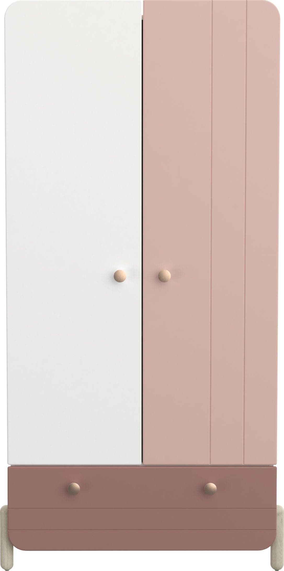 Geräumiger Kleiderschrank mit 4 Türen und praktischen Funktionen