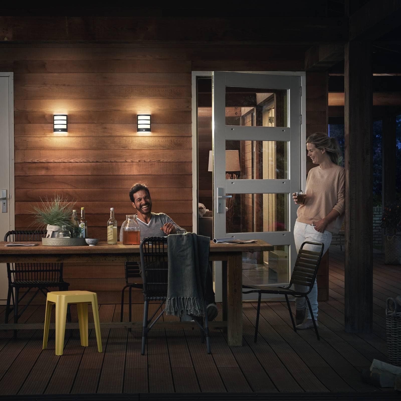 Philips Python Außenlampe Anthrazit 2.700K Sensor