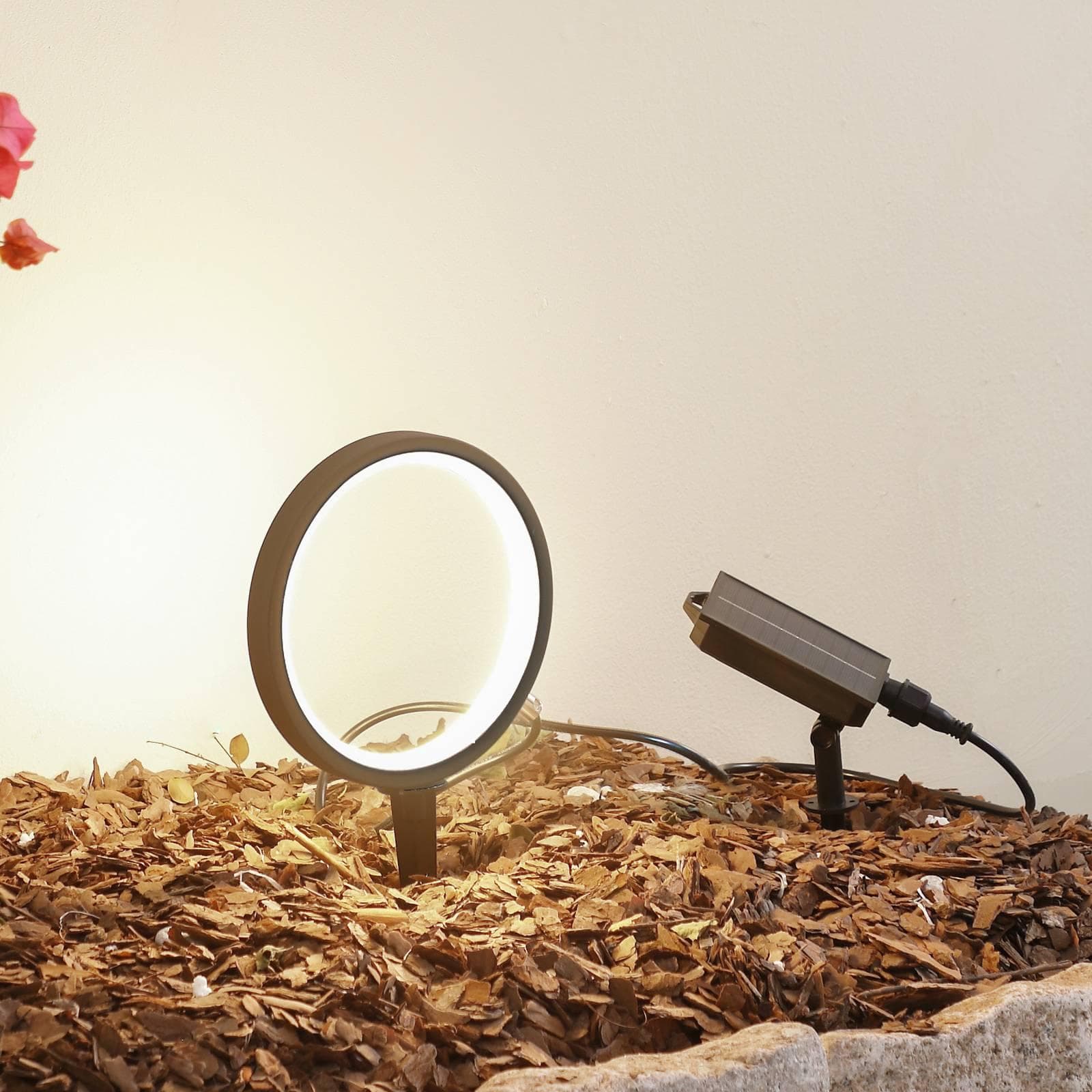 Lindby LED-Solar-Erdspießleuchte Syrene 18 cm Schwarz Aluminium