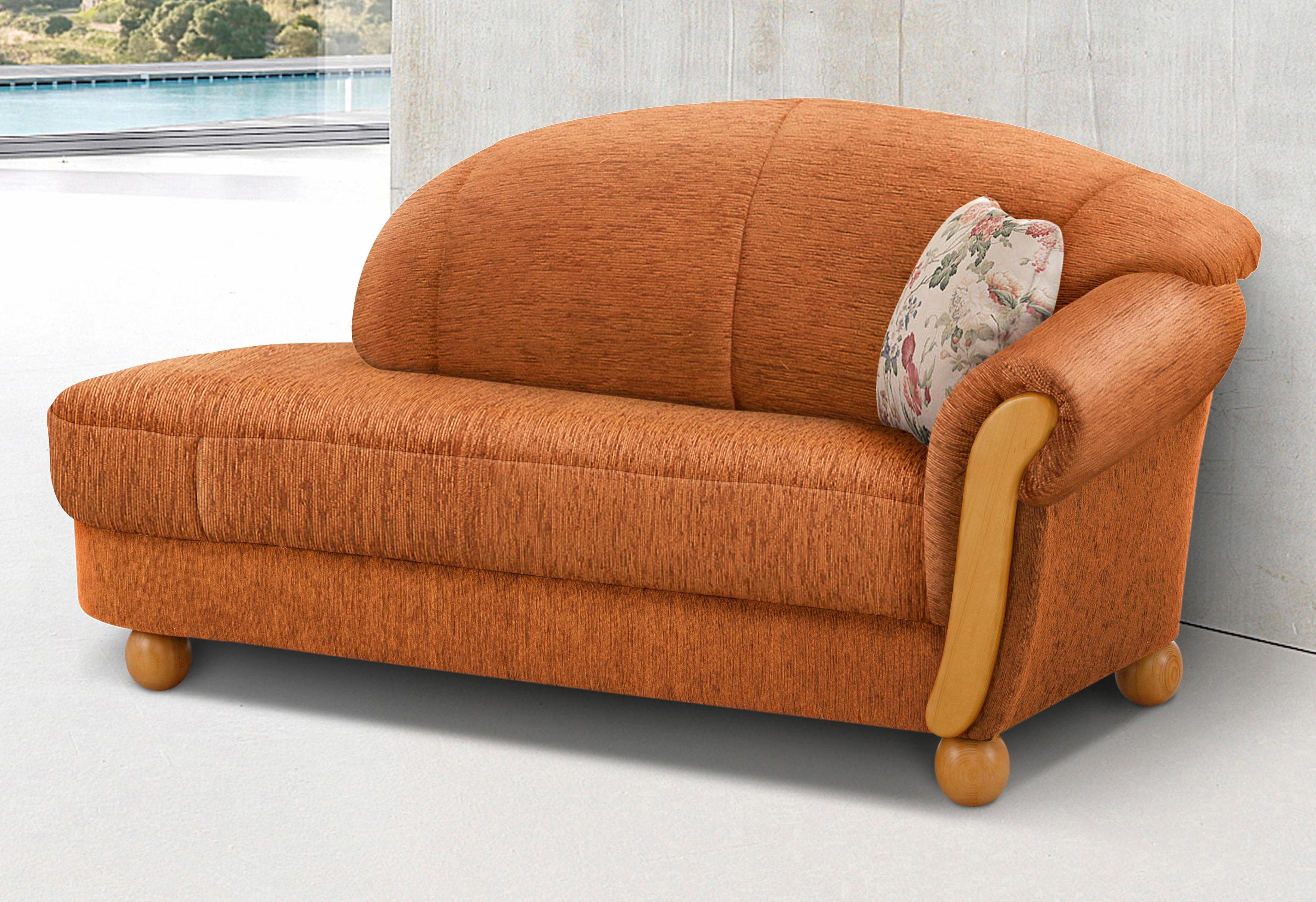 Luxuriöse Samt-Ottomanen für elegantes Wohnen