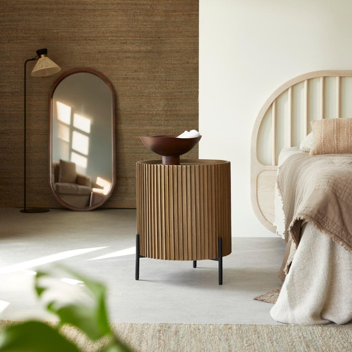 Nachttisch aus Mindiholz Lou