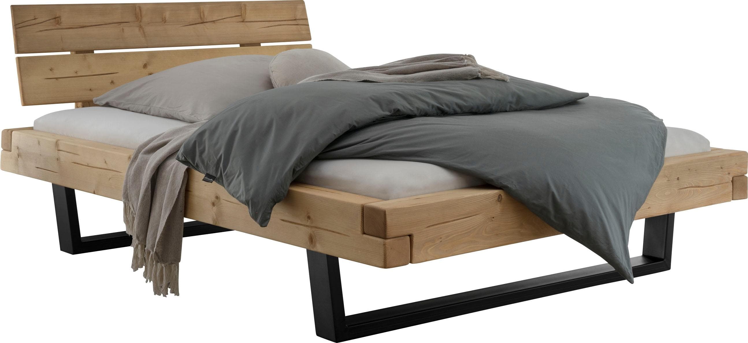 Massivholzbett Balkenoptik mit Metallkufe