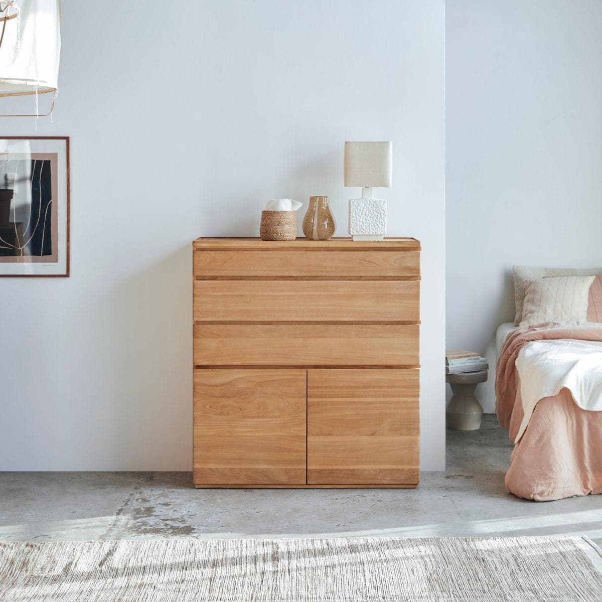 Hochkommode Nino aus massivem Teakholz