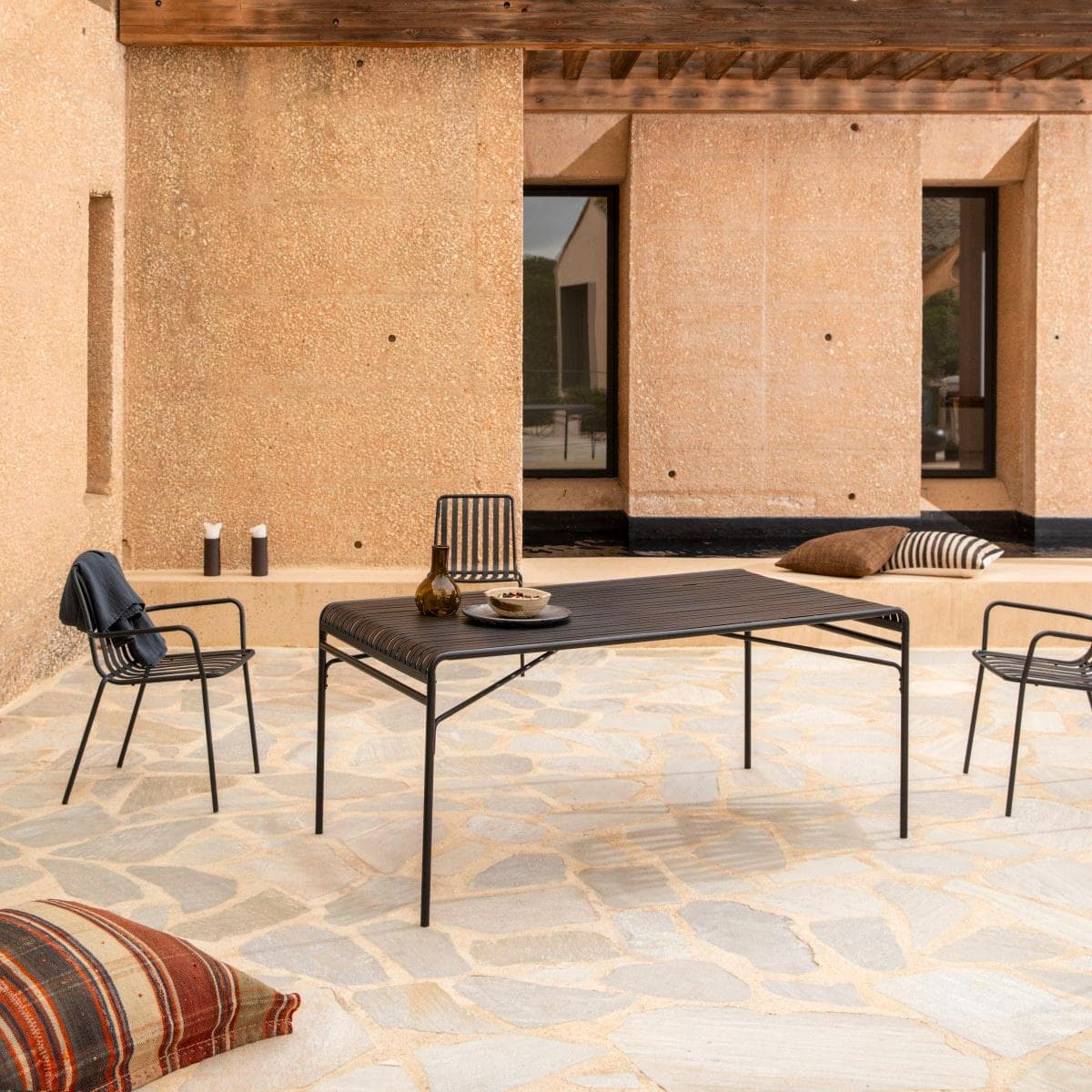 Rechteckiger Gartentisch Gaby Black aus Metall, 172