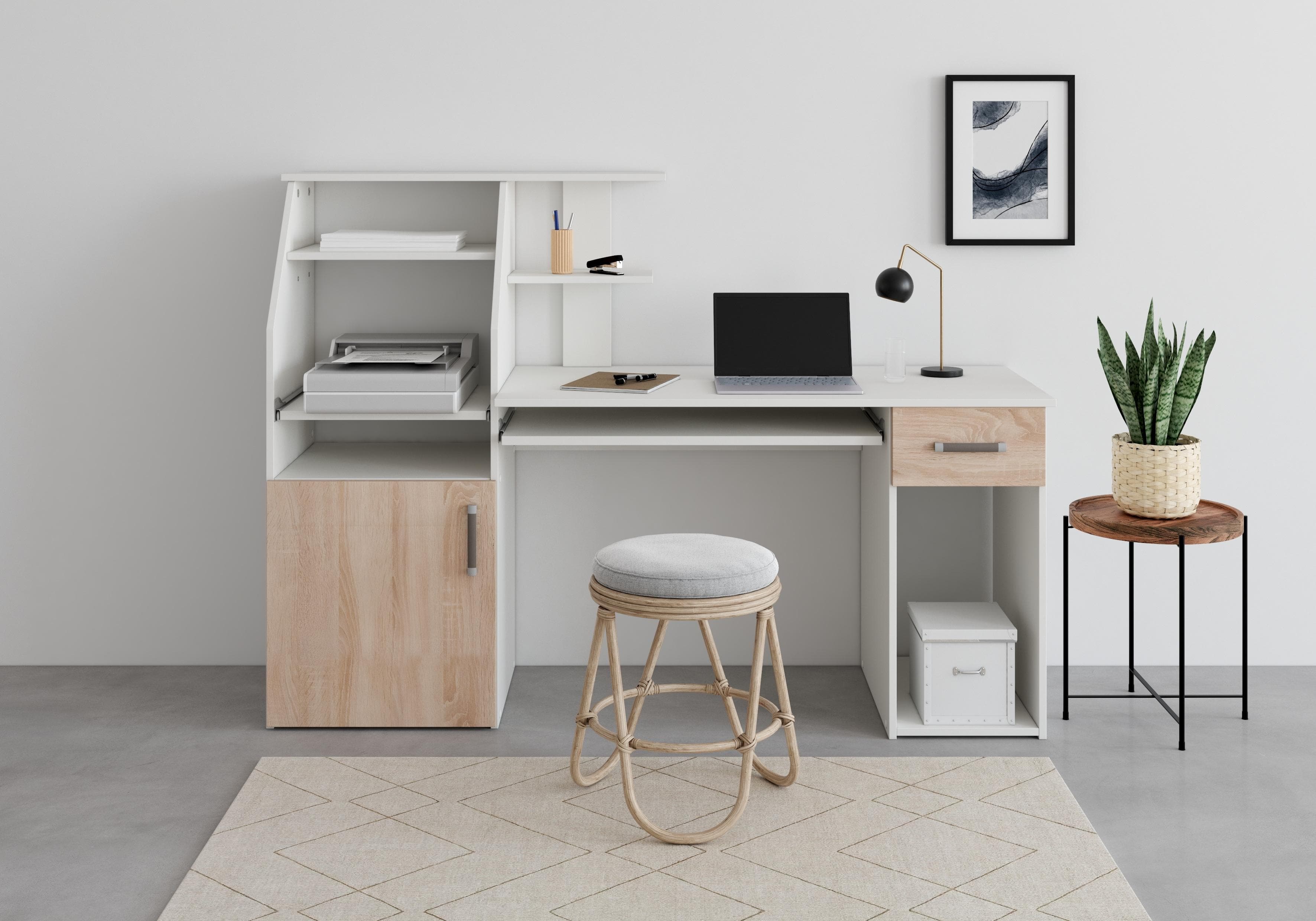 Schreibtisch mit Tastaturauszug - Made in Germany