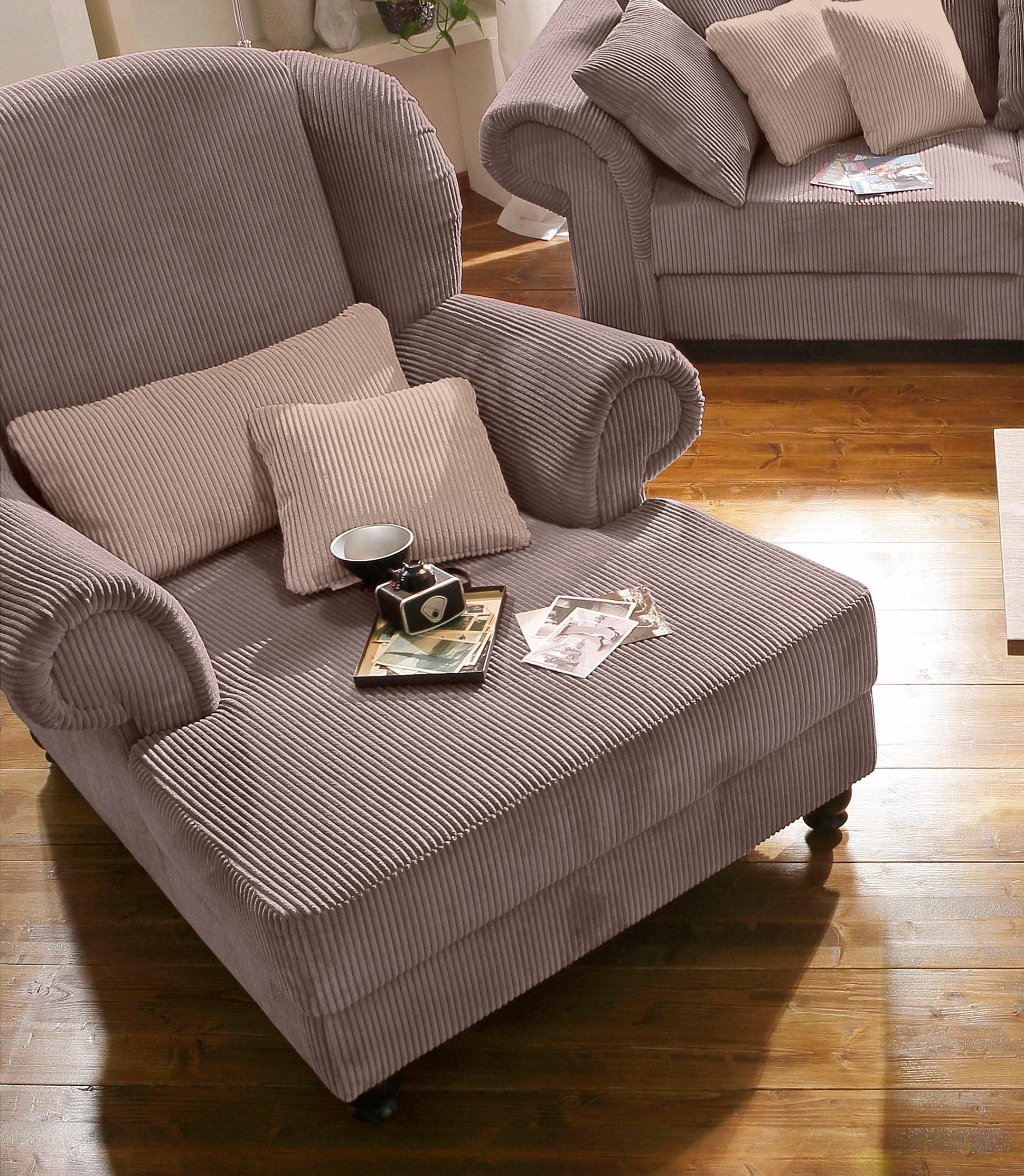 HOME AFFAIRE King Henry XXL-Sessel Braun Samtcord Landhaus-Stil