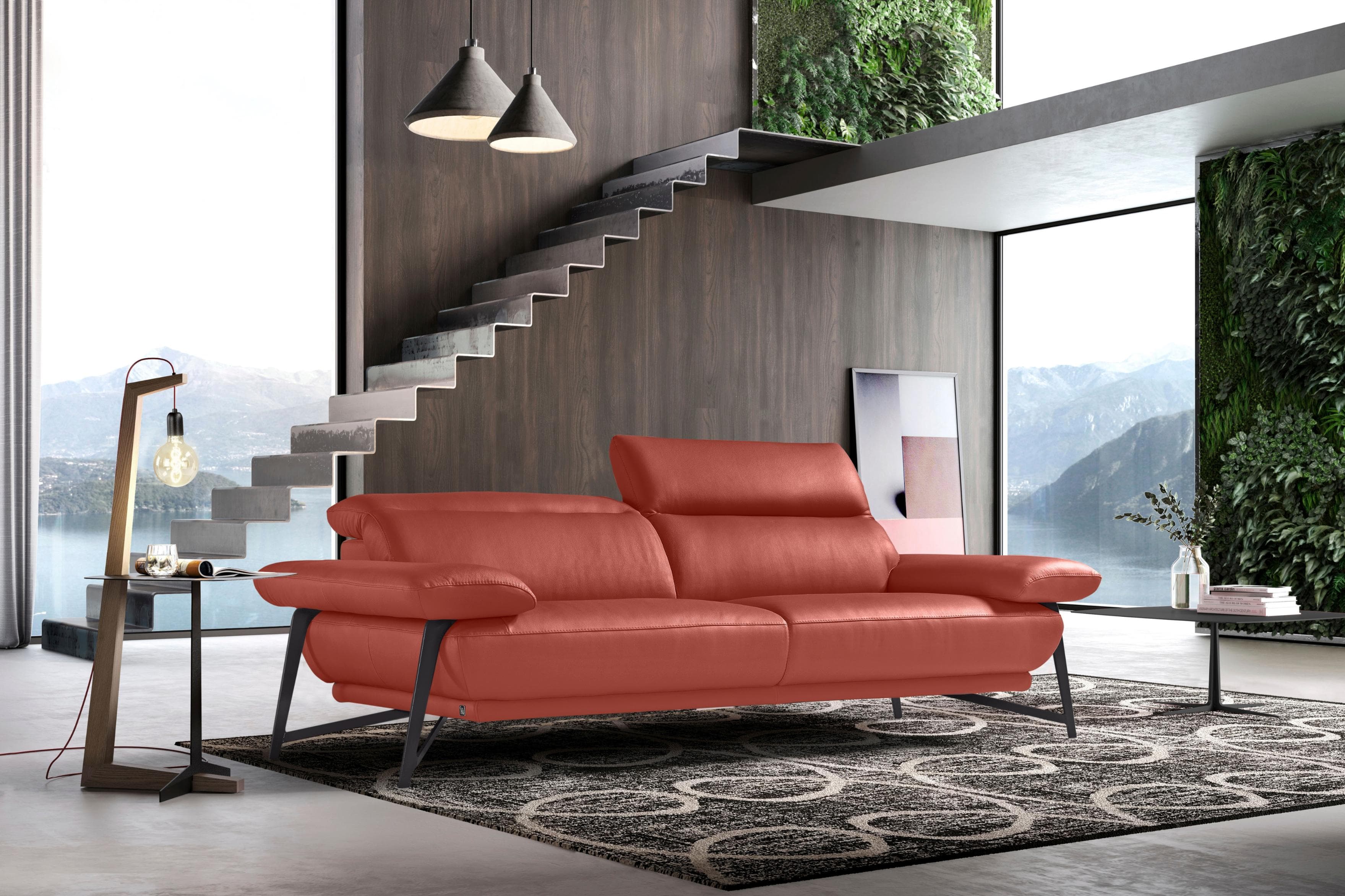 Egoitaliano Anais Designsofa mit Lederbezug und verstellbaren Kopfstützen