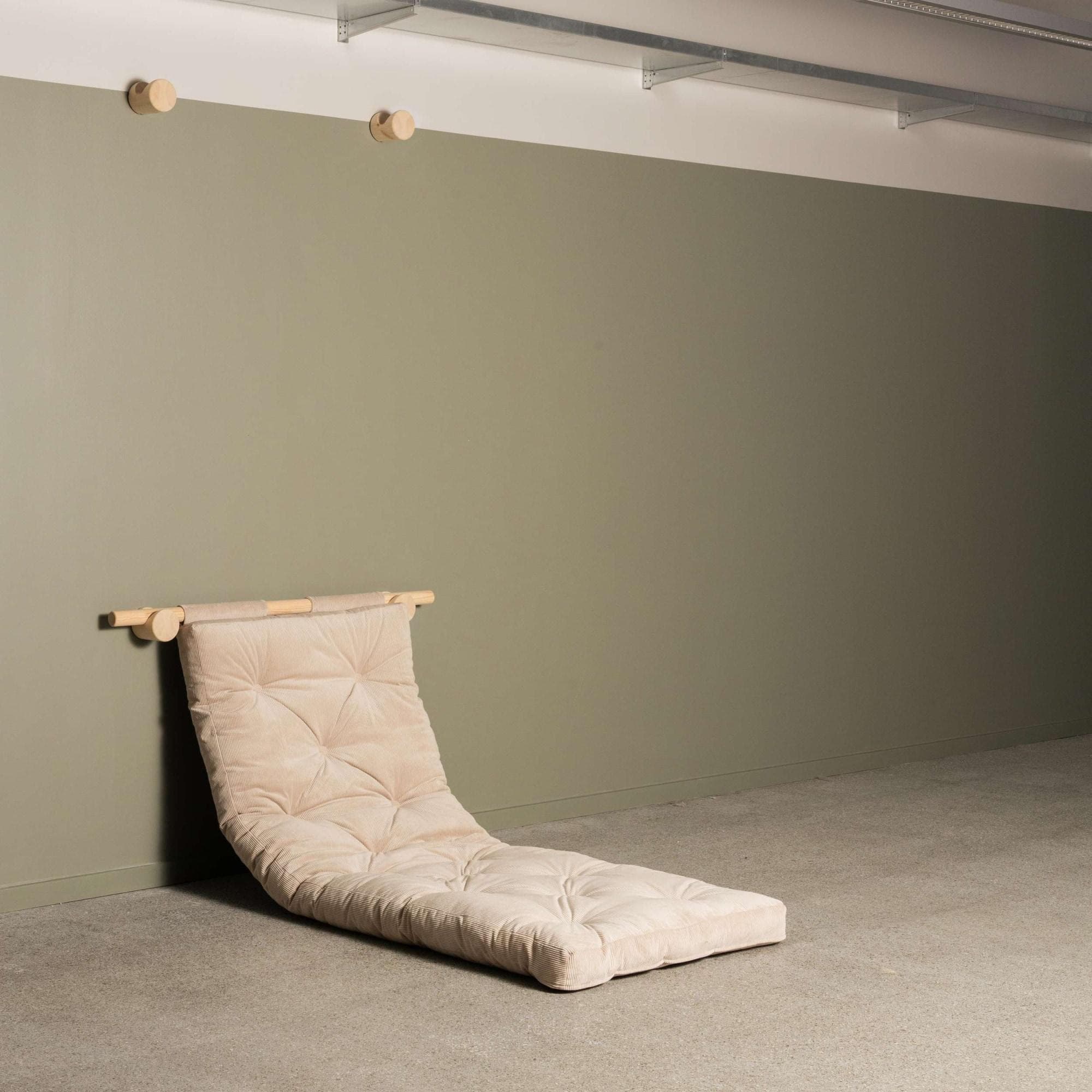 Karup Design Schlafsofa Hooked Wandsofa Beige mit Matratze