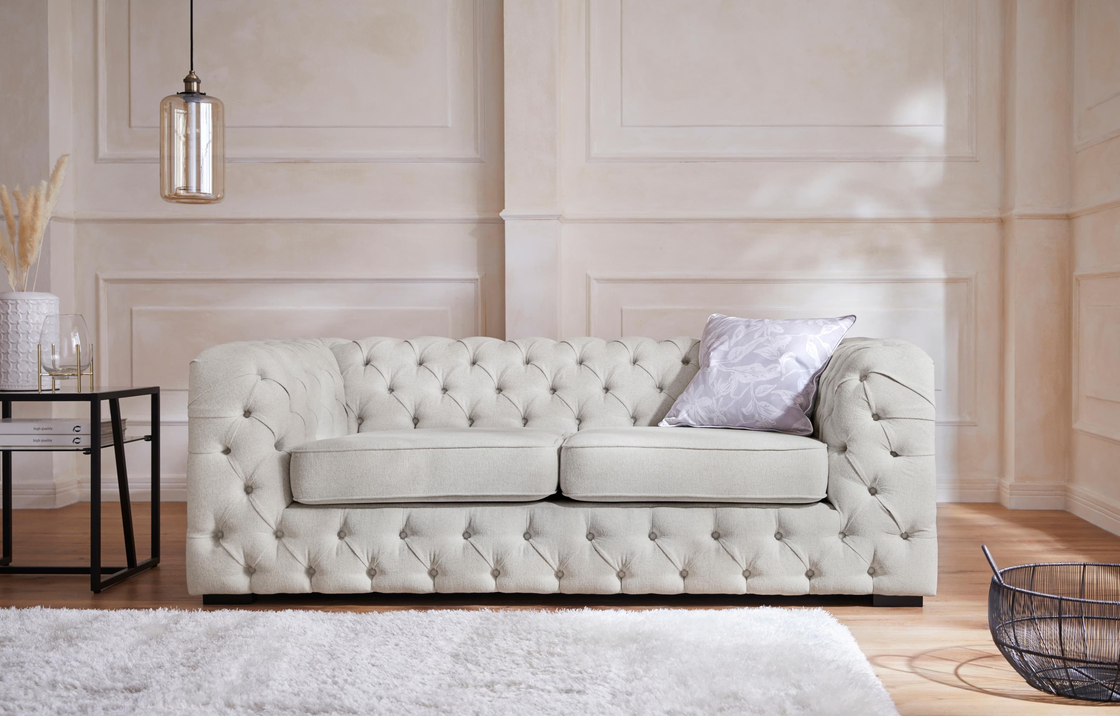 Klassisches Chesterfield Sofa mit Knopfheftung