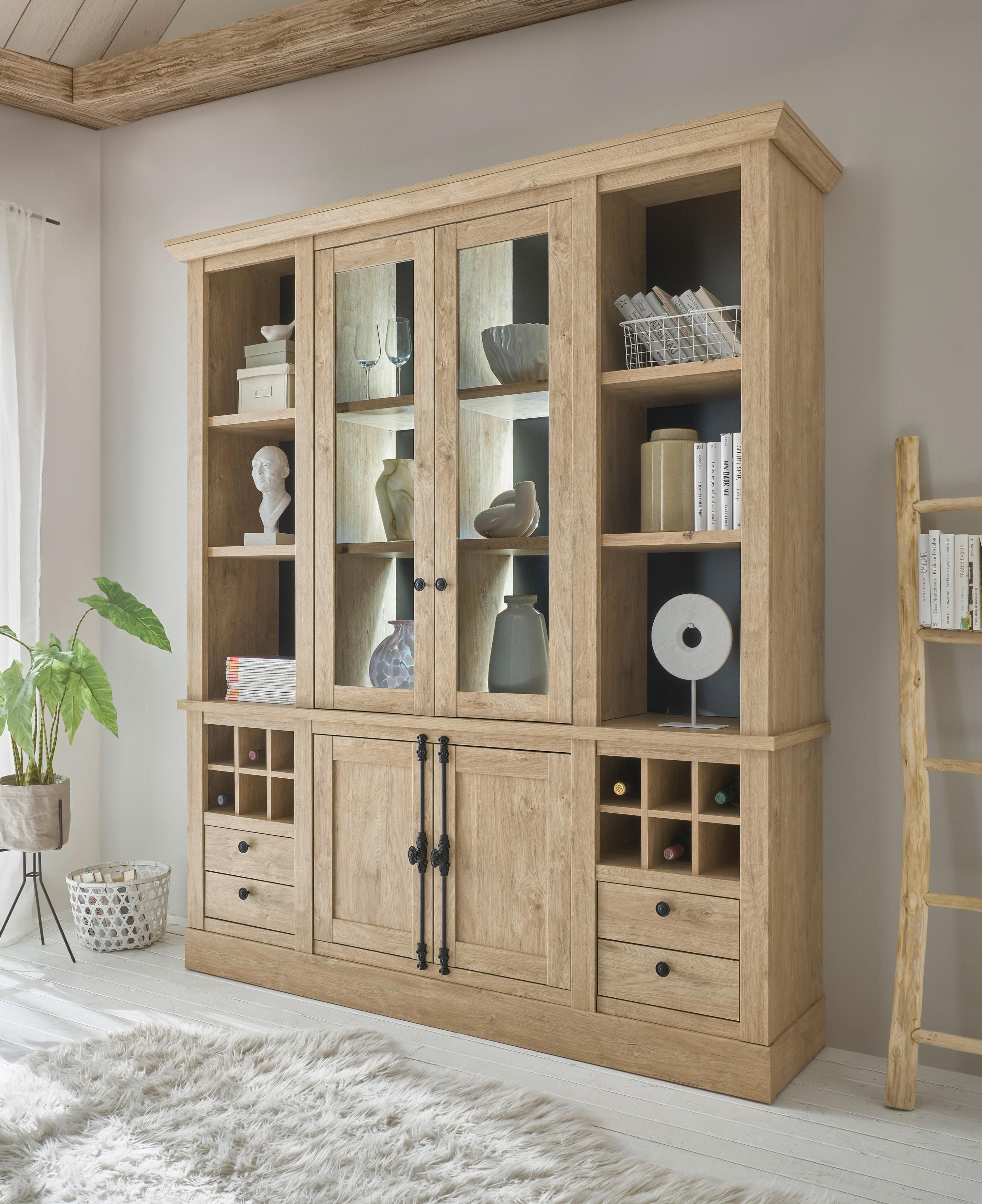 Landhaus-Anrichte mit viel Stauraum und Flaschenfach - Eiche Dekor