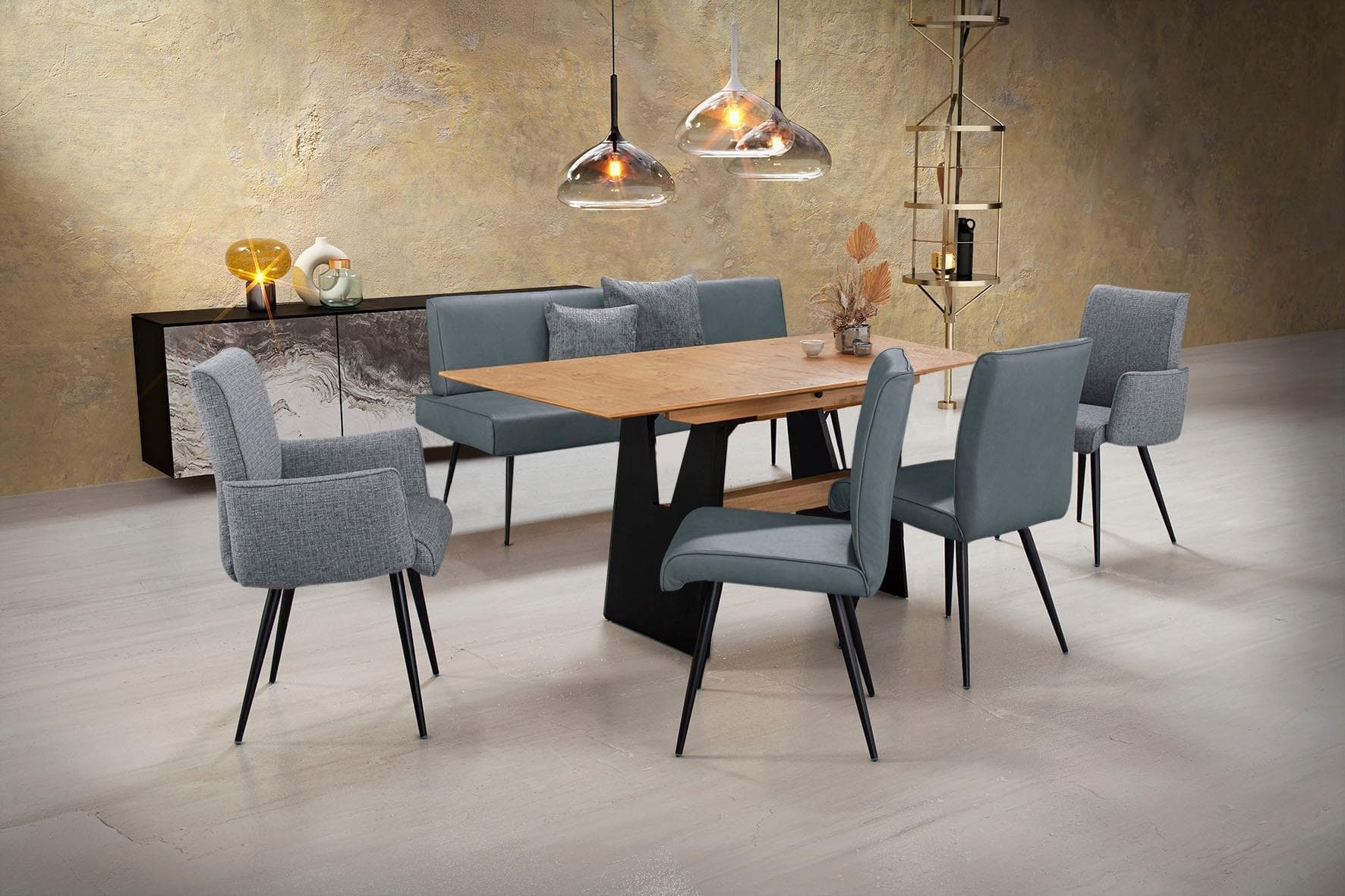 K+W Essgruppe Giacomo I mit ausziehbarem Tisch und Blau-Bezug