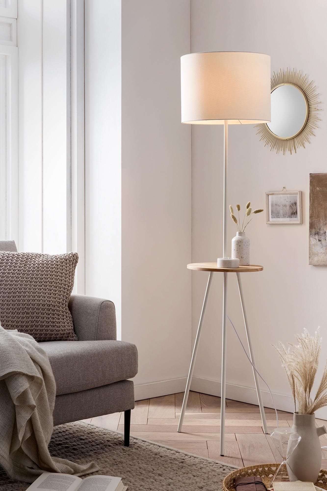 Salesfever Stehlampe Carlson Weiß Holztablett Skandinavisch