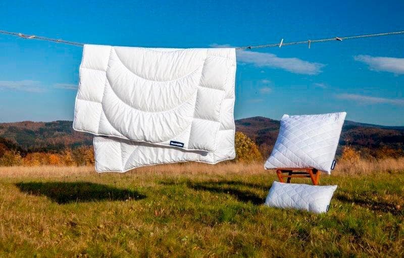 DUNLOPILLO Microfaserbettdecke Weiß Allergikerfreundlich Warm