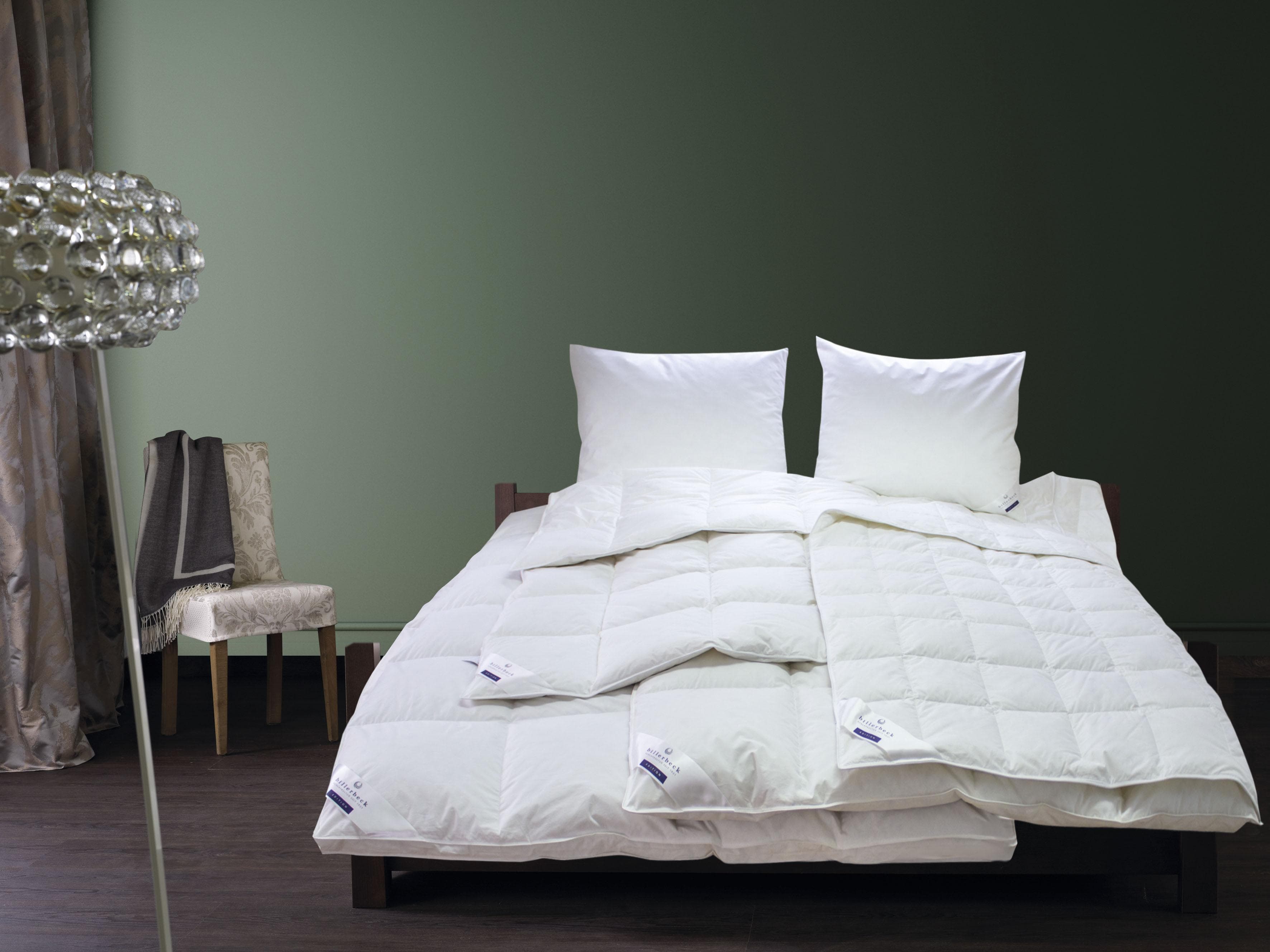 Billerbeck Daunenbettdecke Enisa - Winterwarme Bettdecke mit Baumwollbezug