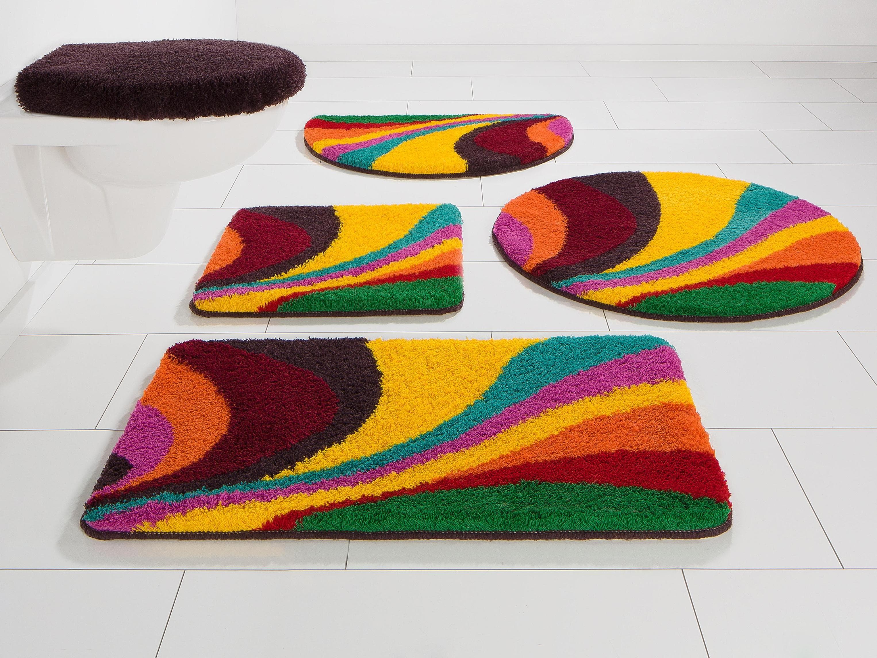 Bunte Badematte in Wellenform aus Polyacryl