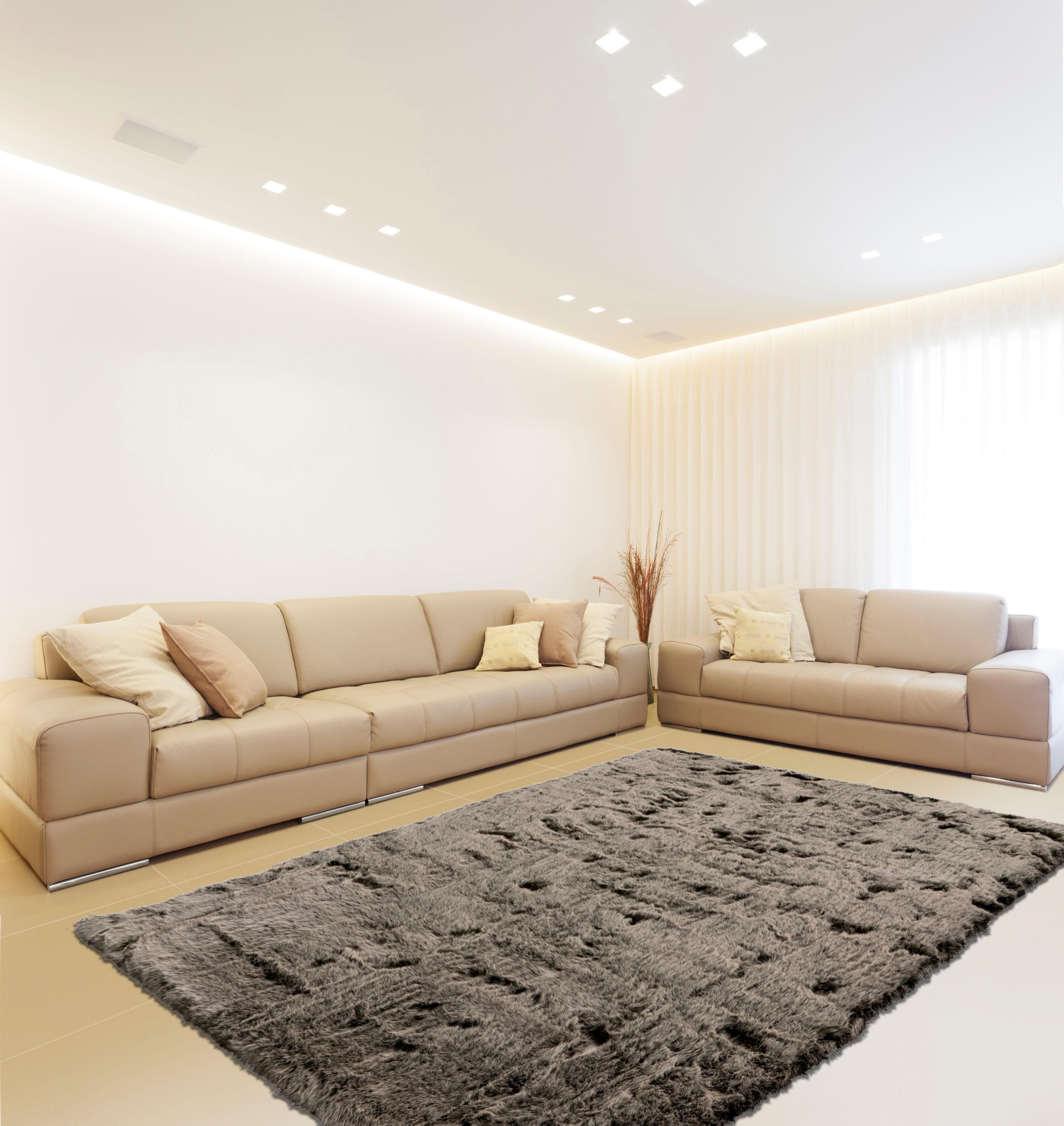 Luxuriöser Hochflor-Teppich in Grün, Kunstfaser und Kunstfell