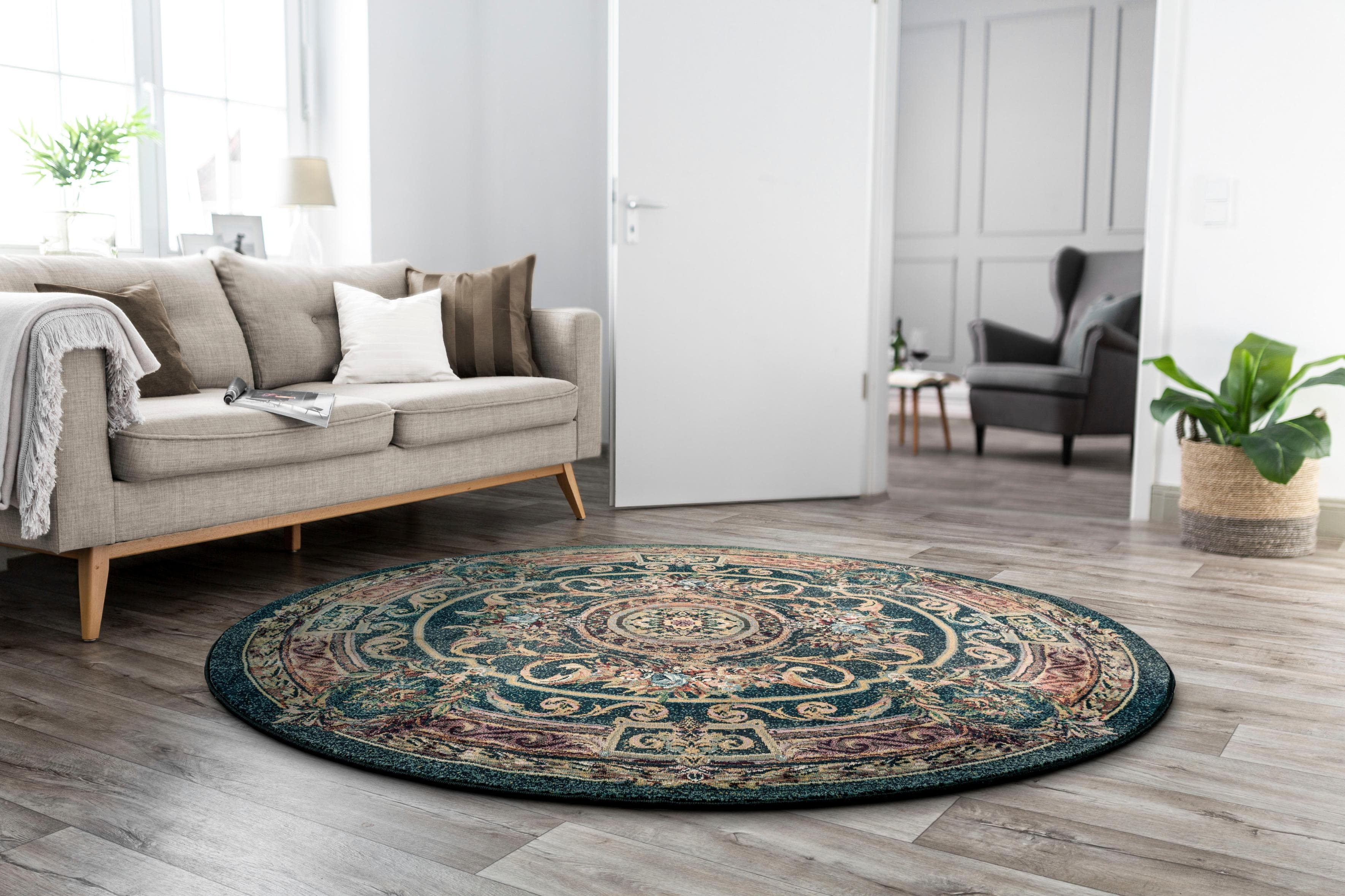 Grüner Teppich in Orient-Optik, Kurzflor, 240x10 cm