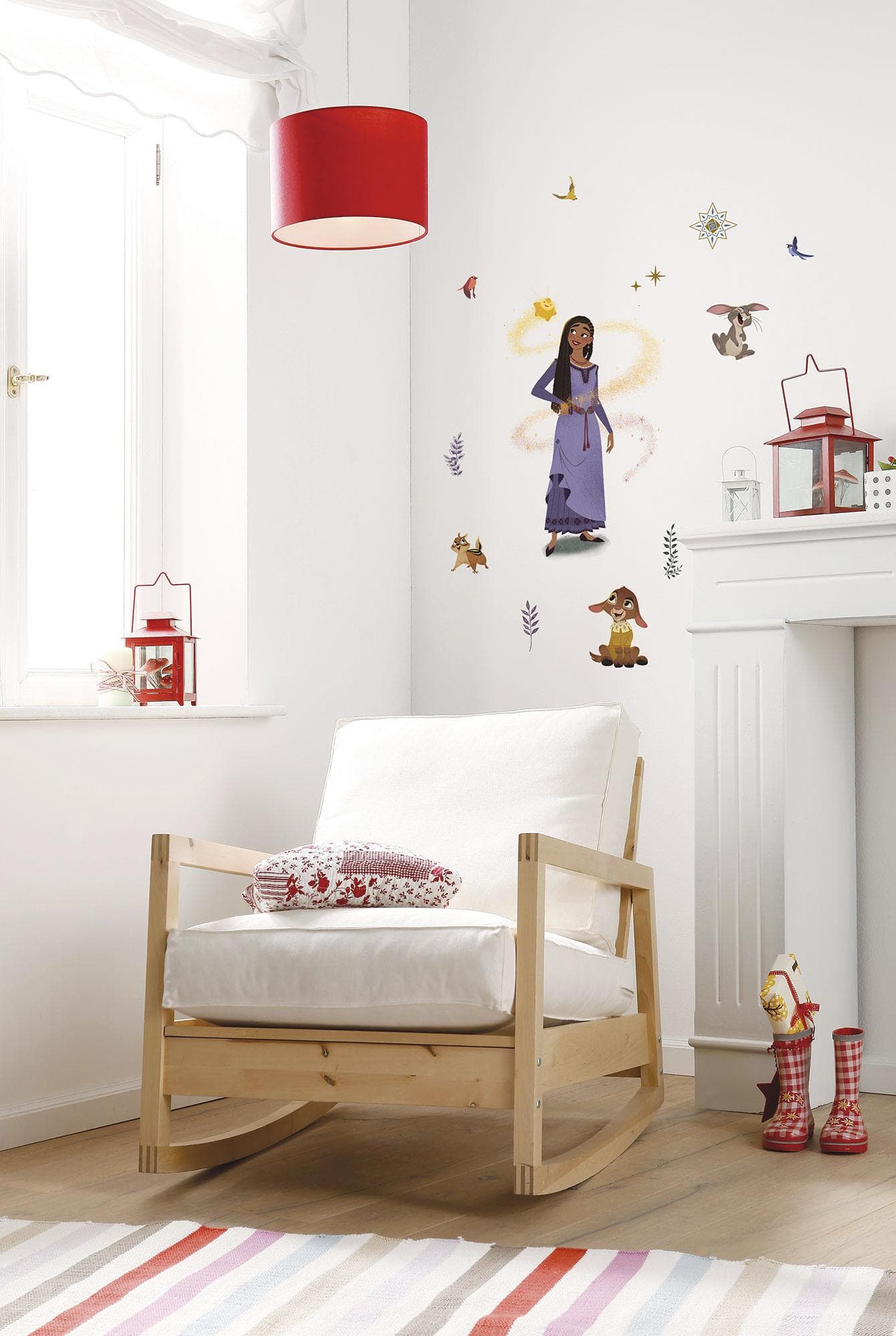 Buntes Disney-Wandtattoo mit Wald- und Blumenmotiven