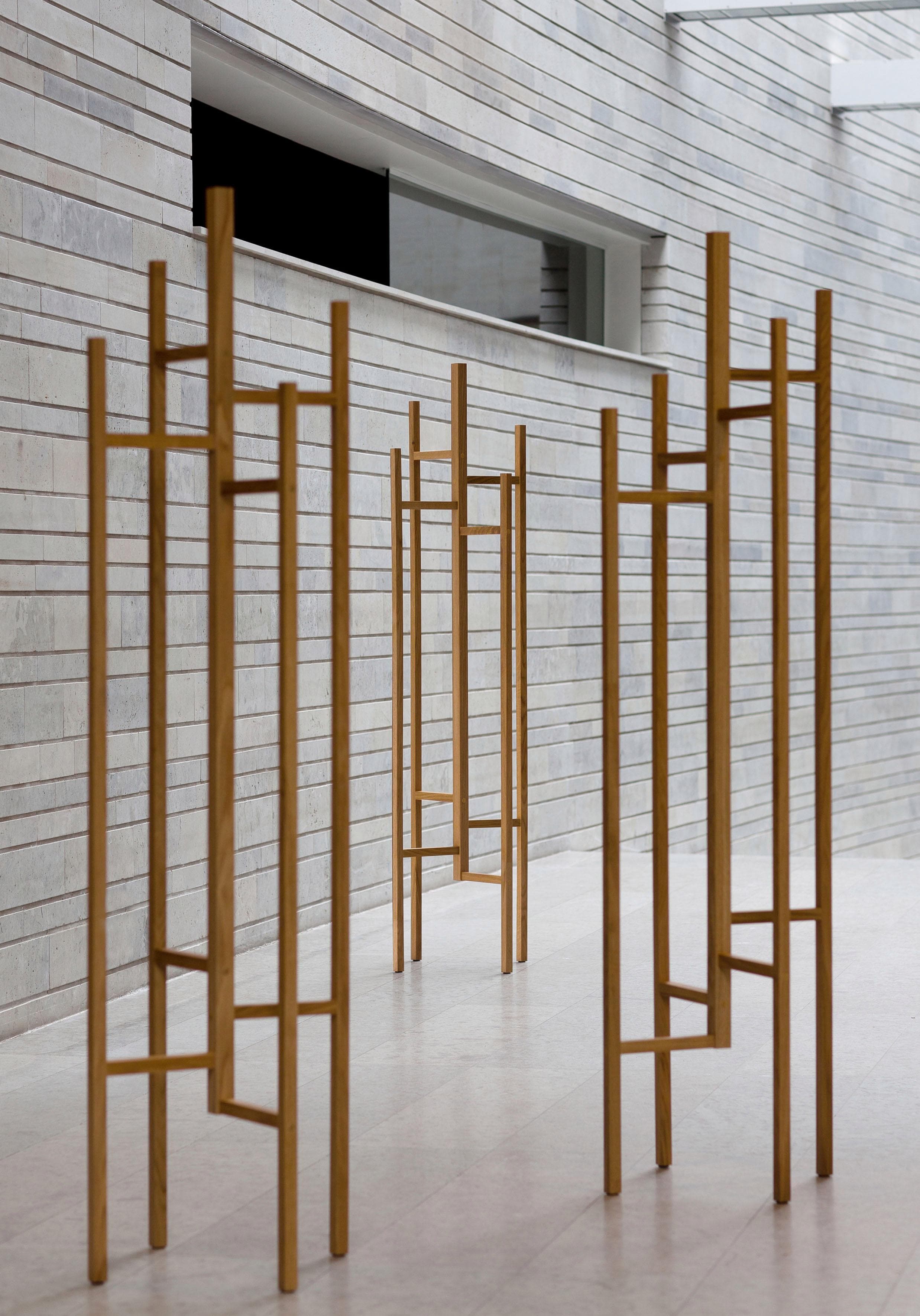 WOODMAN Garderobe Braun Eichefarben Massivholz Garderobenpaneele