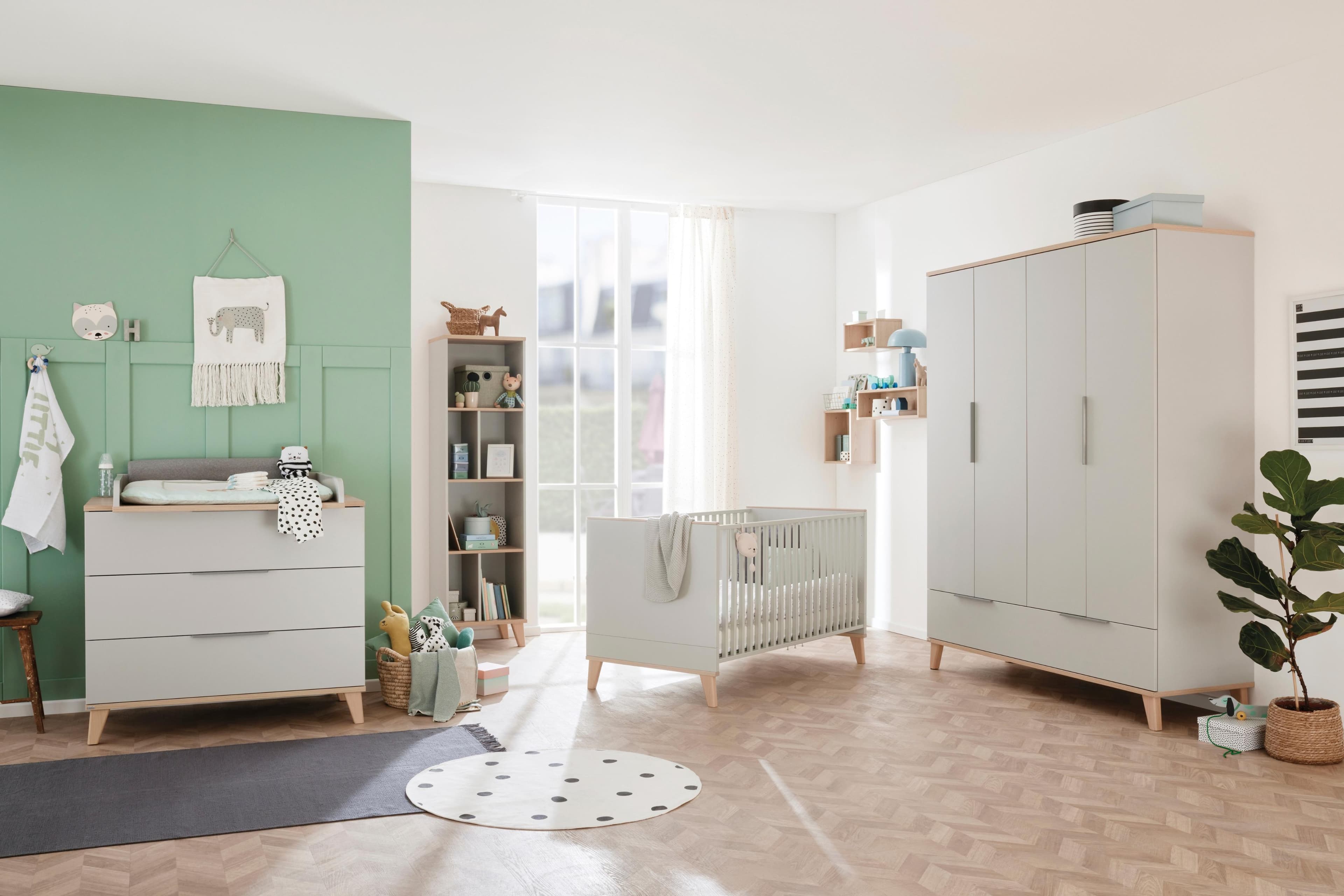 Kinderkleiderschrank mit viel Stauraum & Kleiderstange
