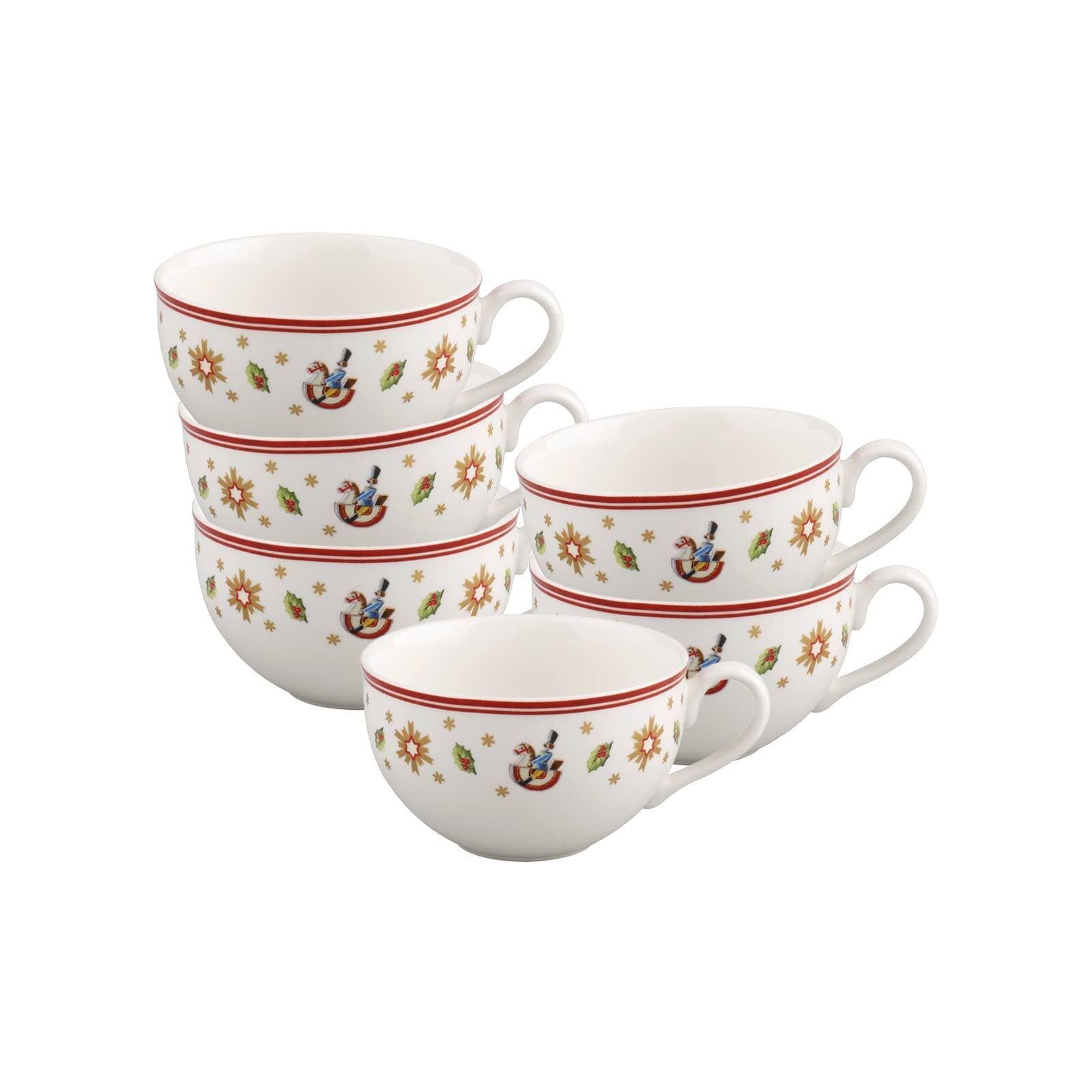 Verspielte Porzellan-Tasse in nostalgischem Design