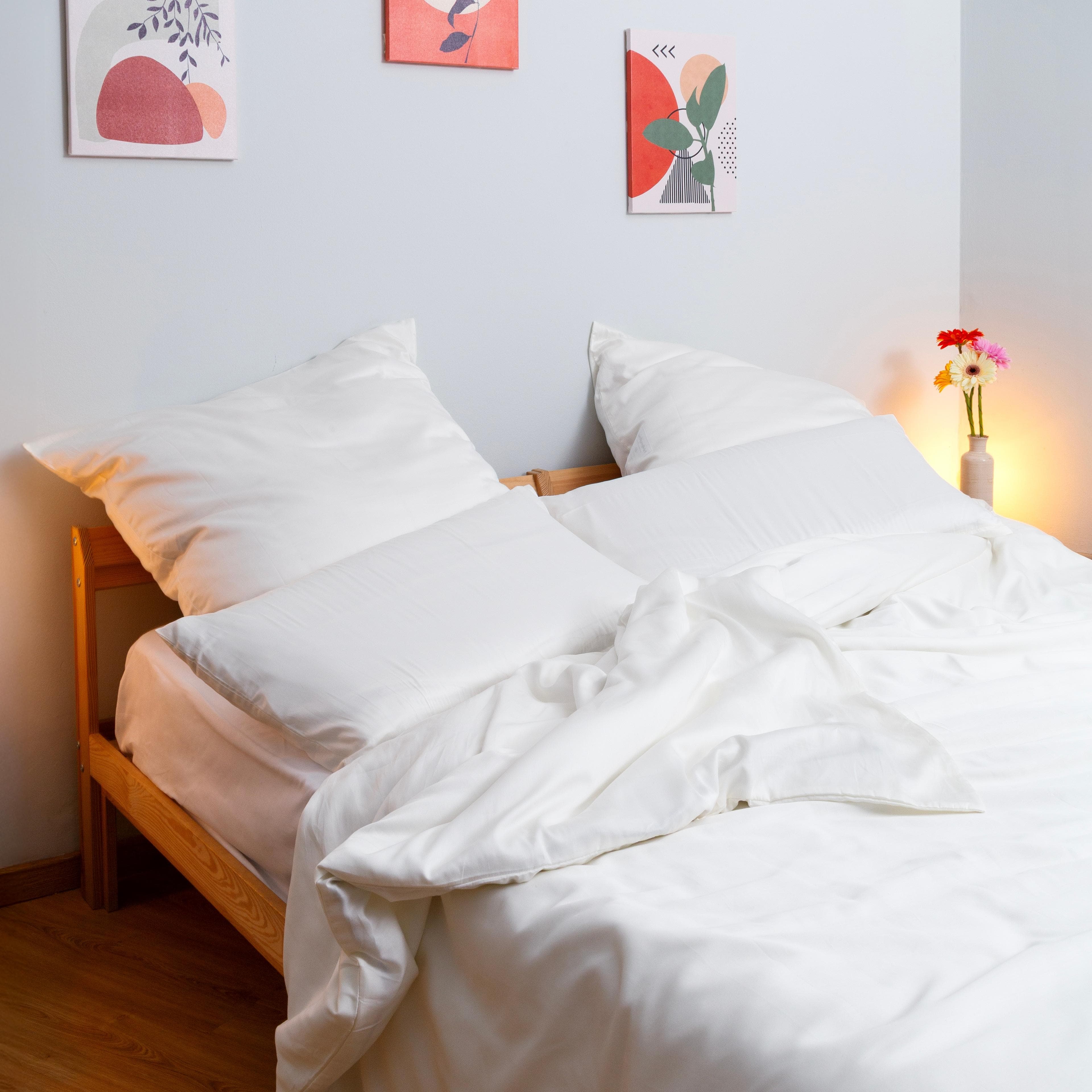 Bettwäsche aus Mako-Satin und Baumwolle in Ecru