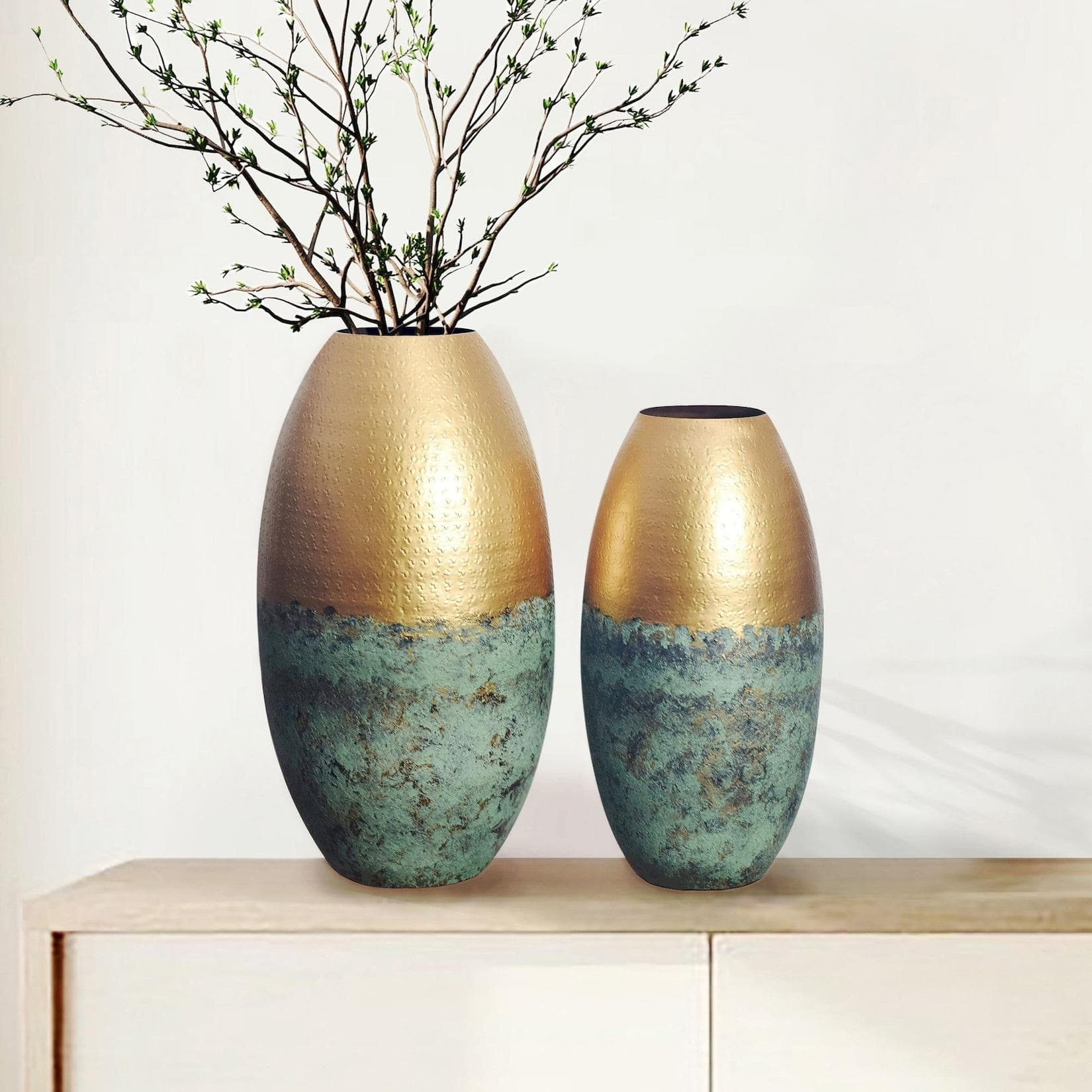FINEBUY Tischvase 2er Set Aluminium Gold Patina Punziert Rund