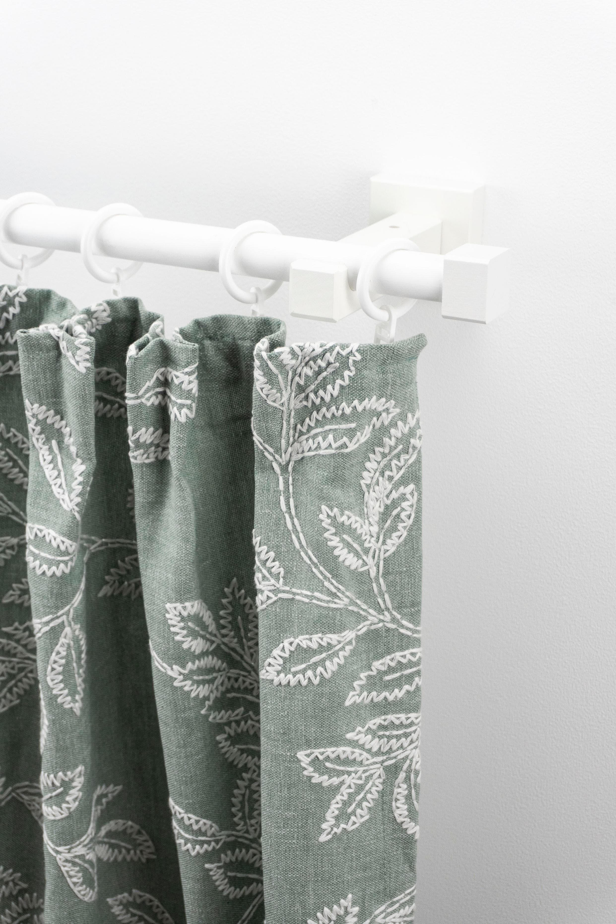 Gardinenstange Garesa Cubus weiß 120cm