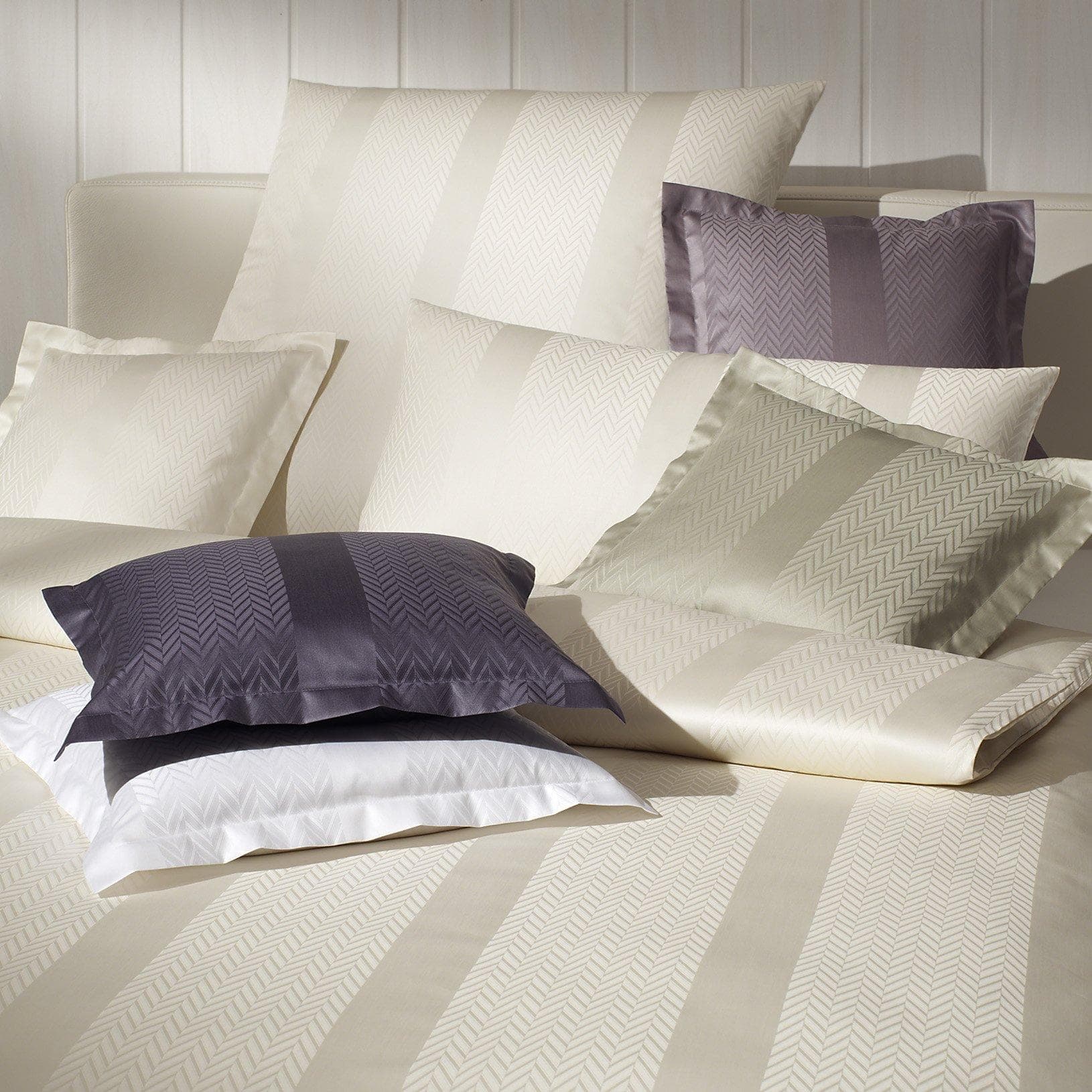 Elegante Metropolis Bettwäsche Weiß Mako-Satin Gestreift