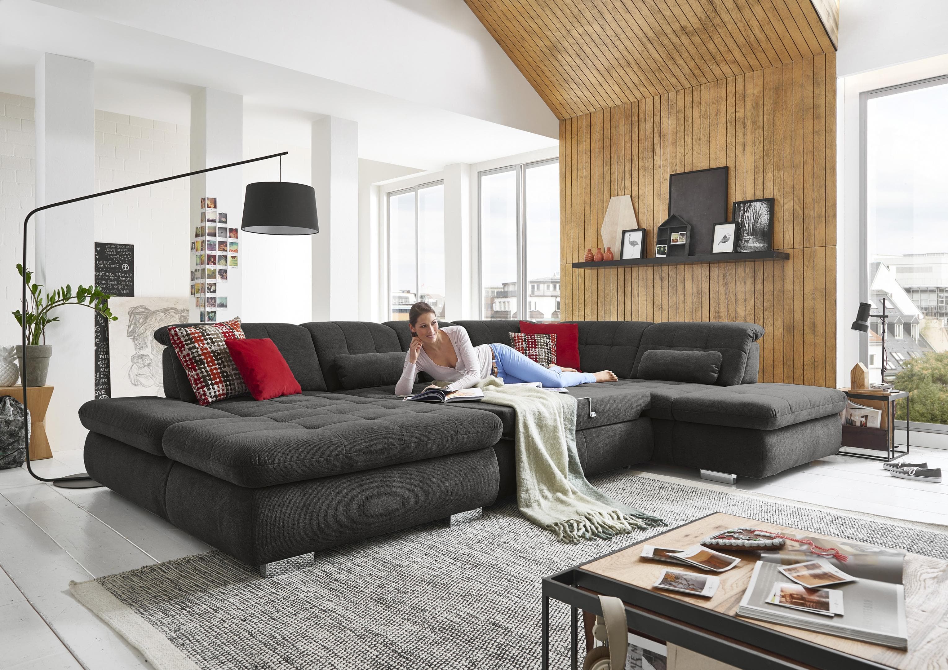Wohnlandschaft U-Form Schwarz mit Bettfunktion und Sitztiefenverstellung