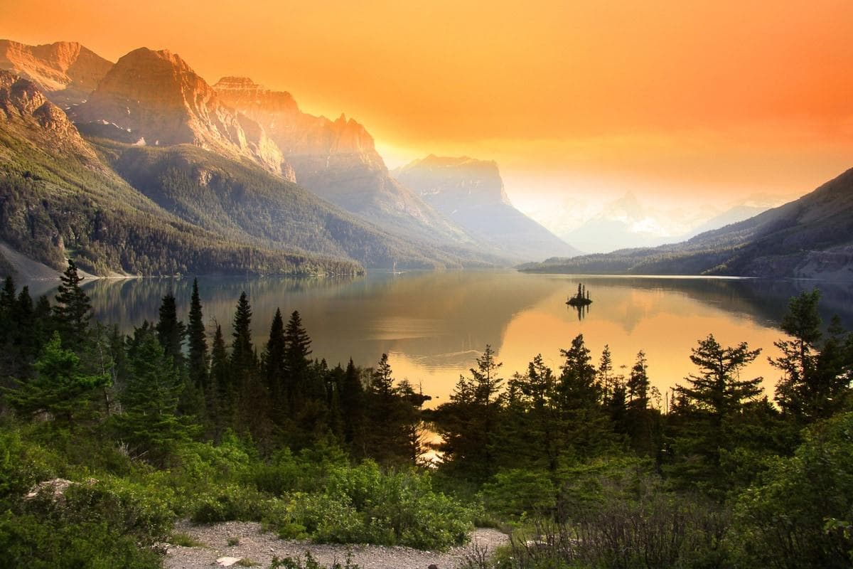 Fototapete PAPERMOON Saint Mary Lake, bunt, Vlies, 4,5x2,8m